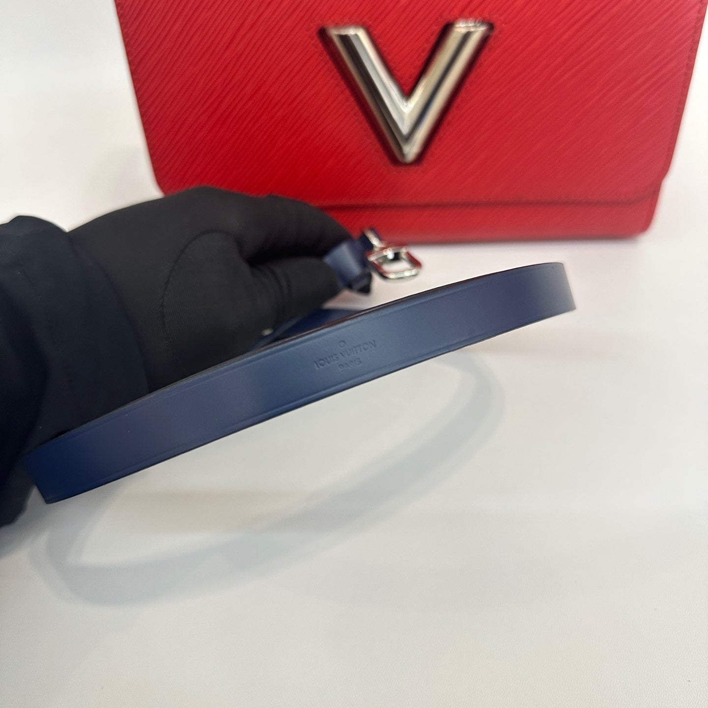 Louis Vuitton - Twist - Leather - Red - (medium)