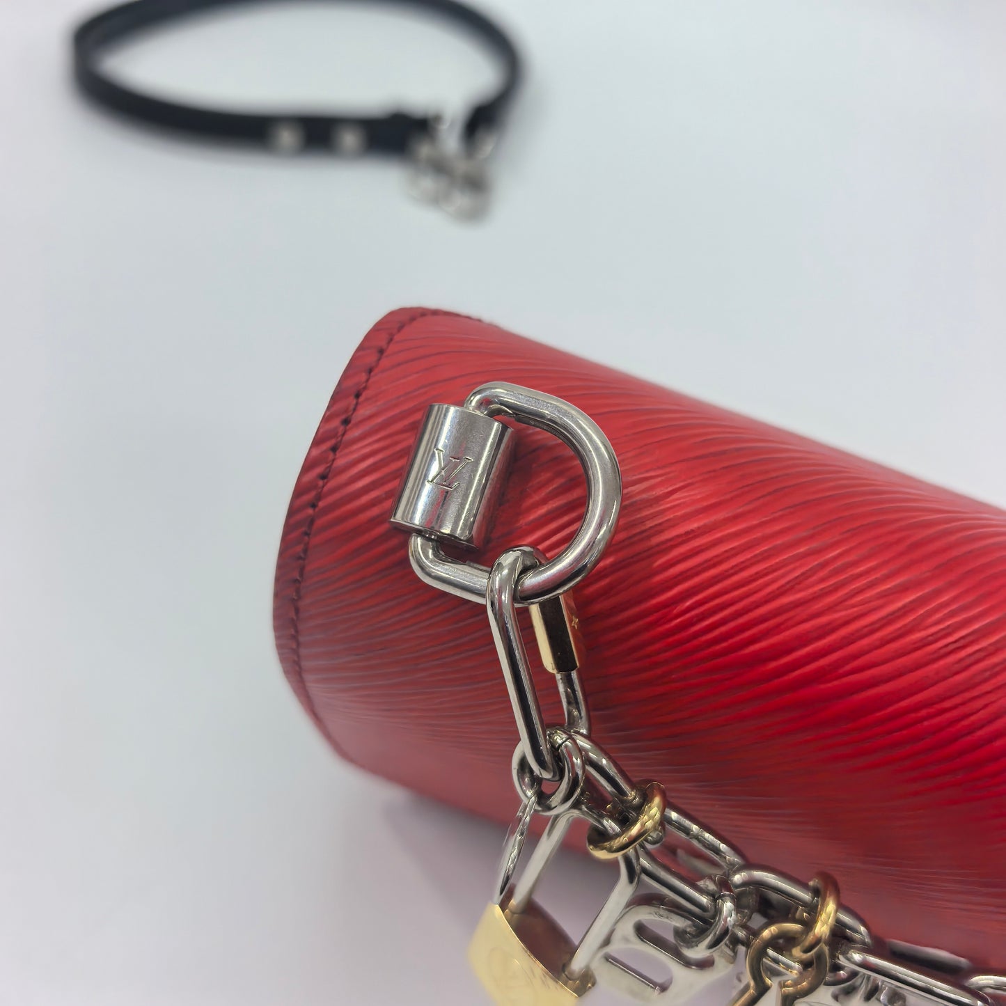 Louis Vuitton - Twist - Leather - Red - (mini)