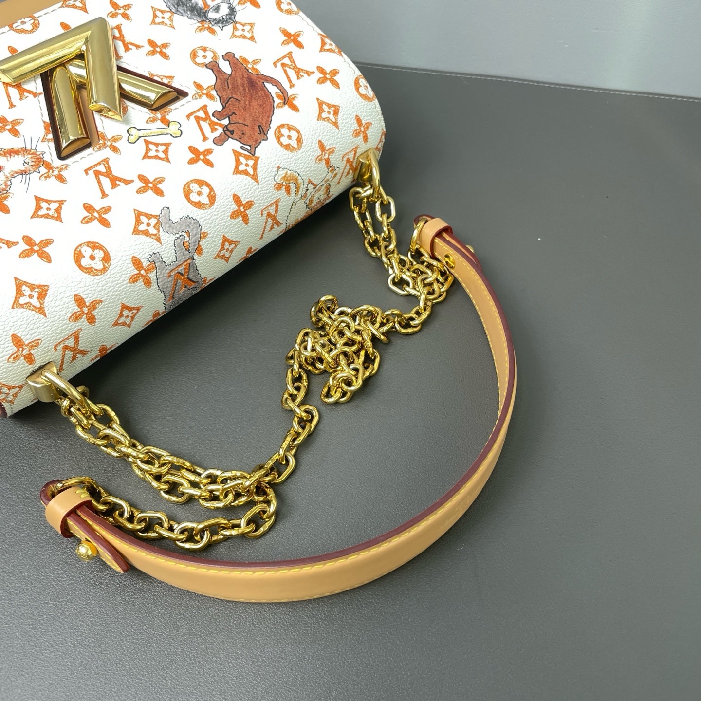 Louis Vuitton - Twist - Leather - White - (medium)