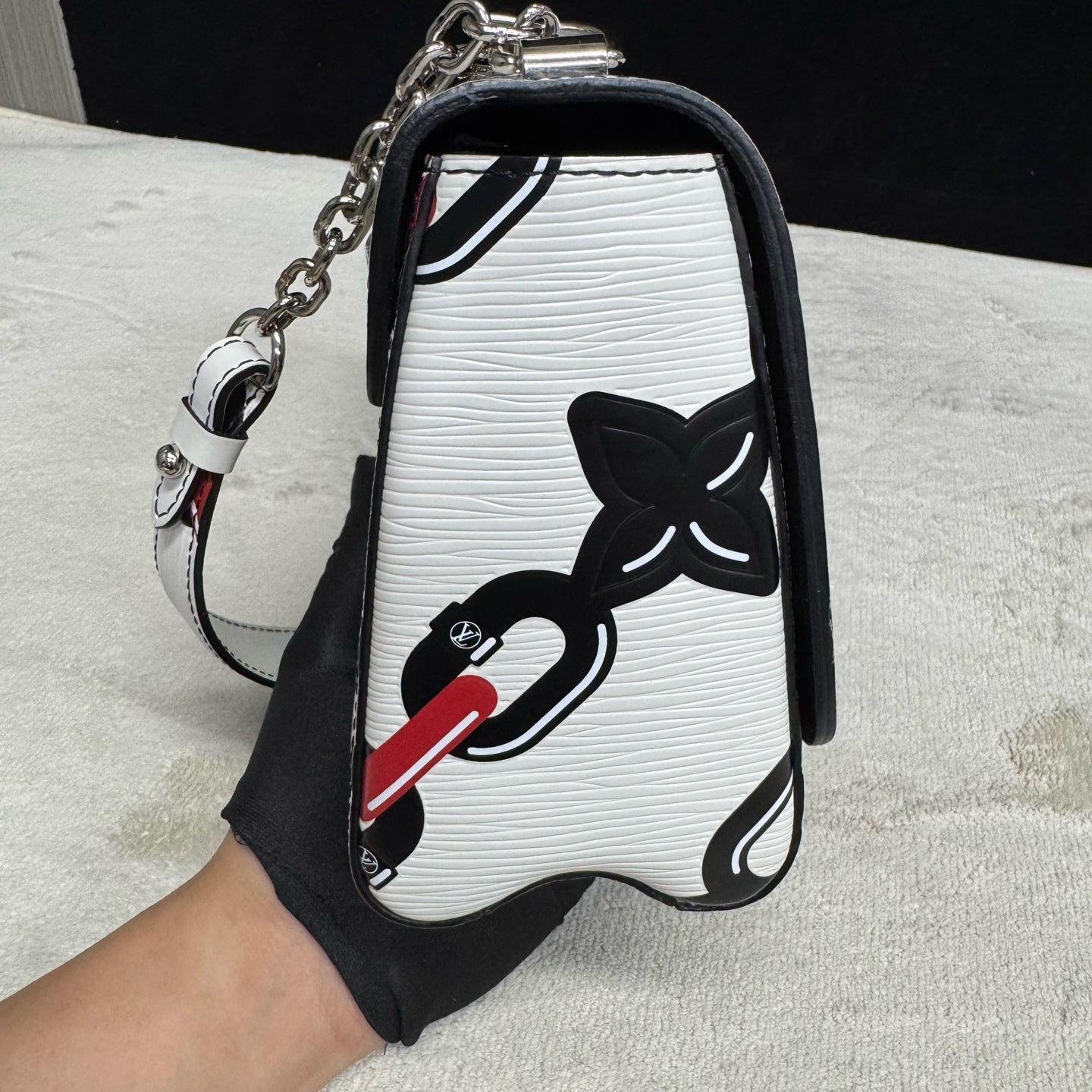 Louis Vuitton - Twist - Leather - White - (medium)