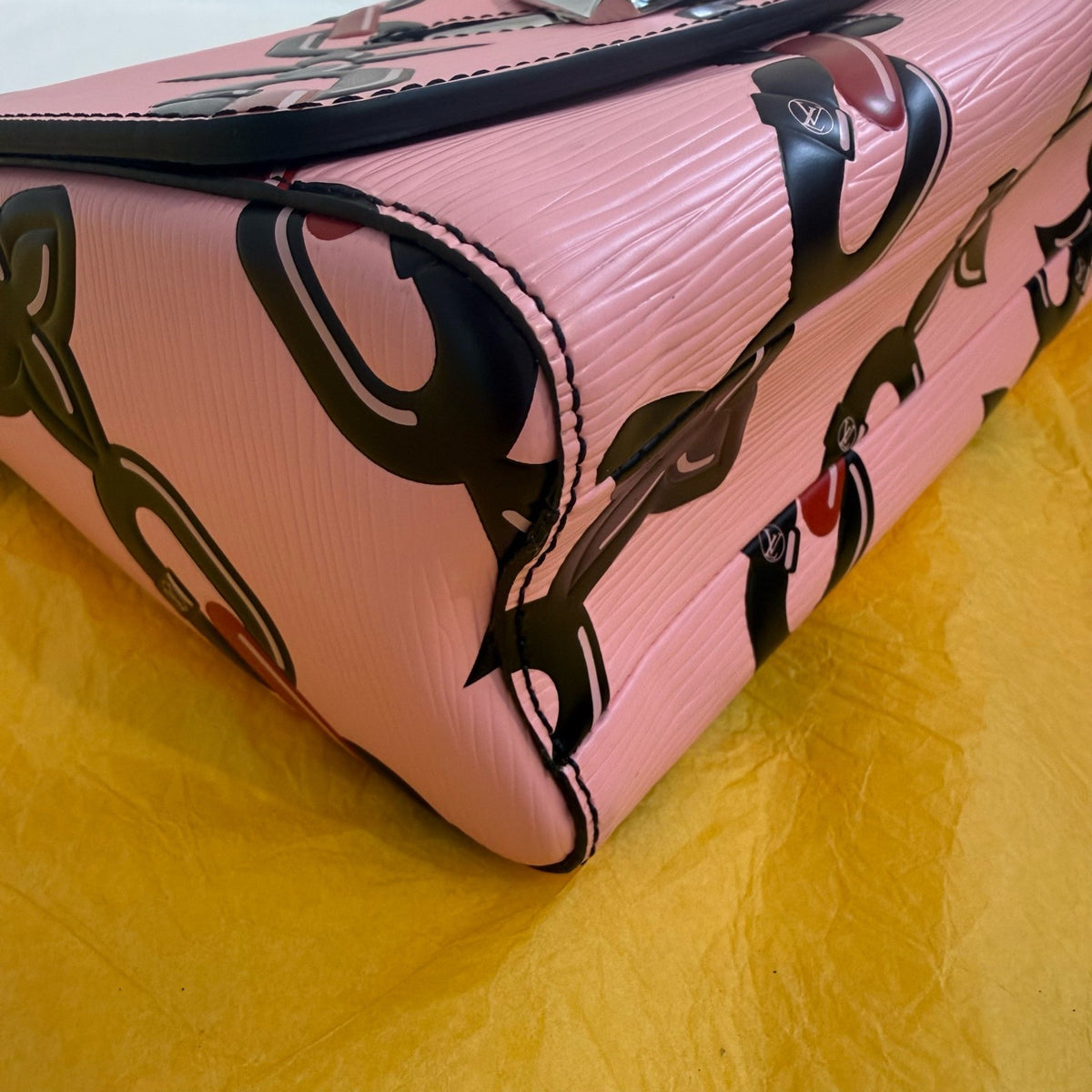 Louis Vuitton - Twist Limited Edition - Leather - Pink - (small)