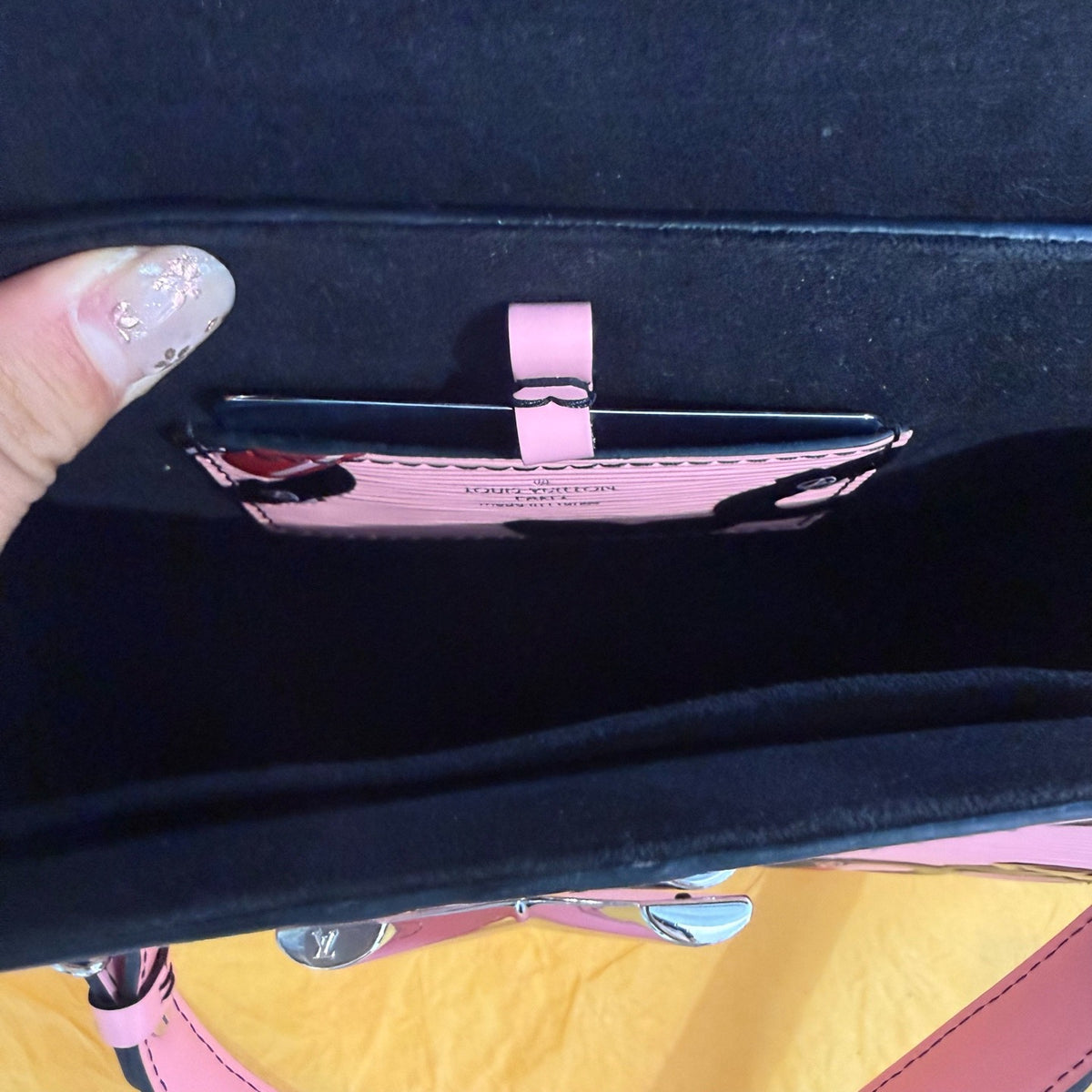 Louis Vuitton - Twist Limited Edition - Leather - Pink - (small)