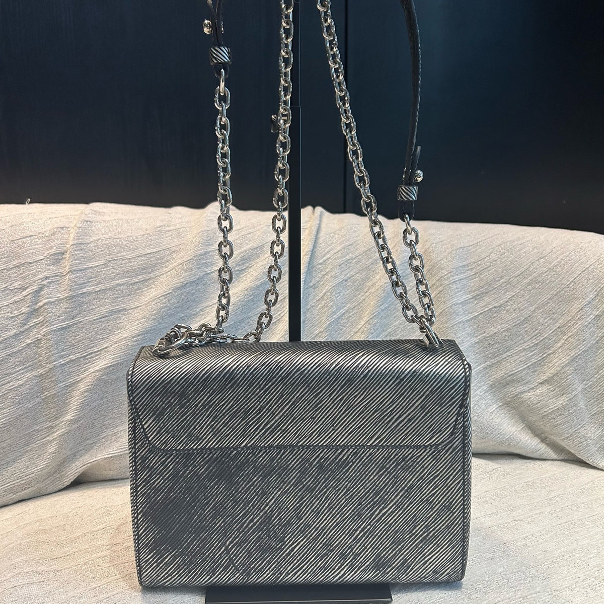 Louis Vuitton - Twist Medium - Leather - Black - (medium)