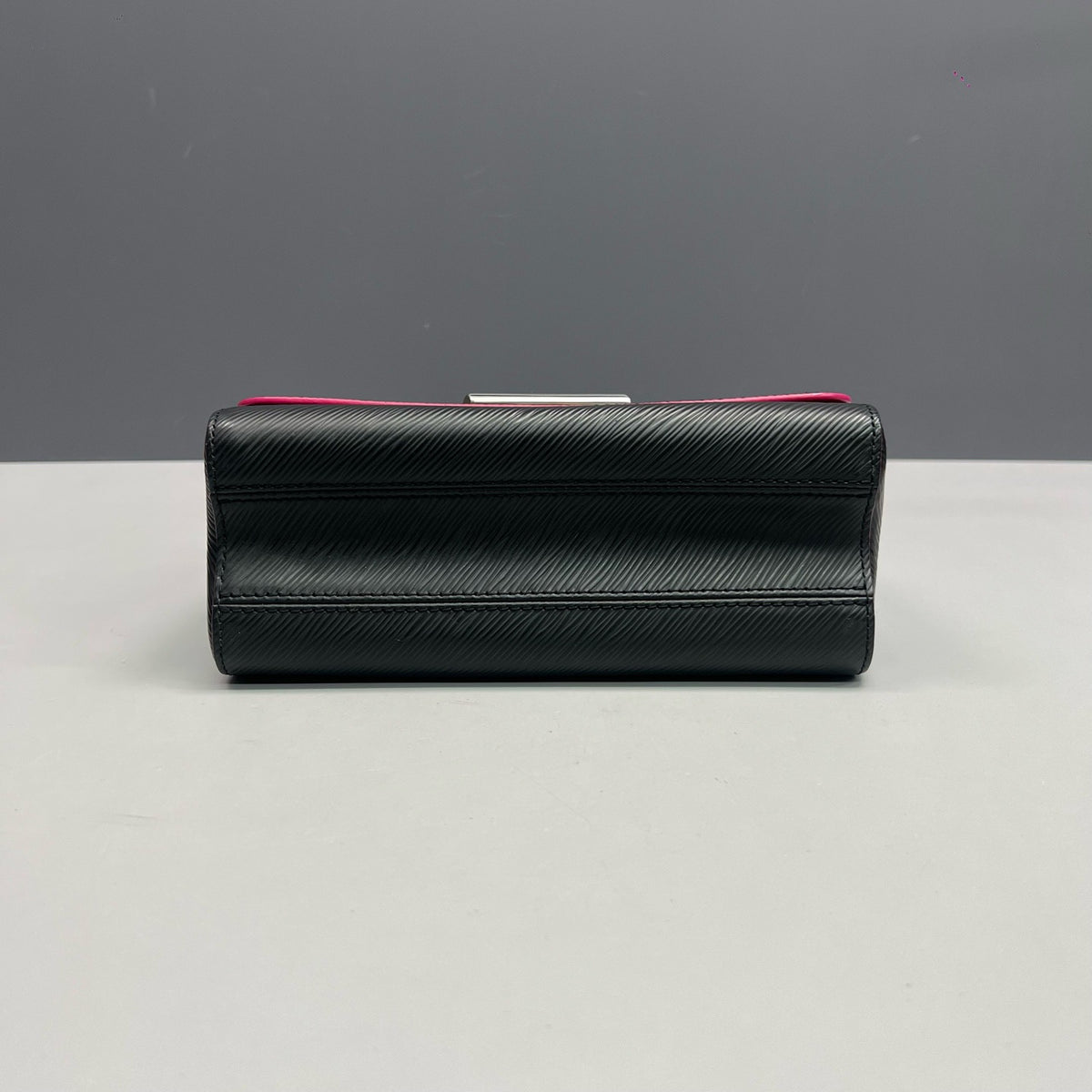 Louis Vuitton - Twist Medium - Leather - Black - (medium)