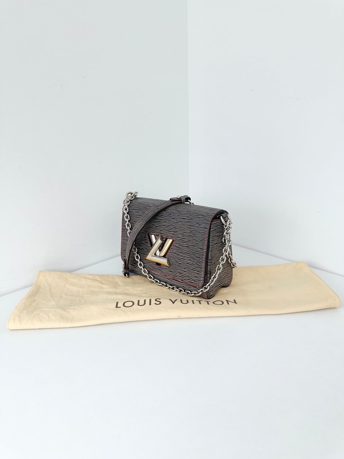 Louis Vuitton - Twist Medium - Leather - Black - (medium)