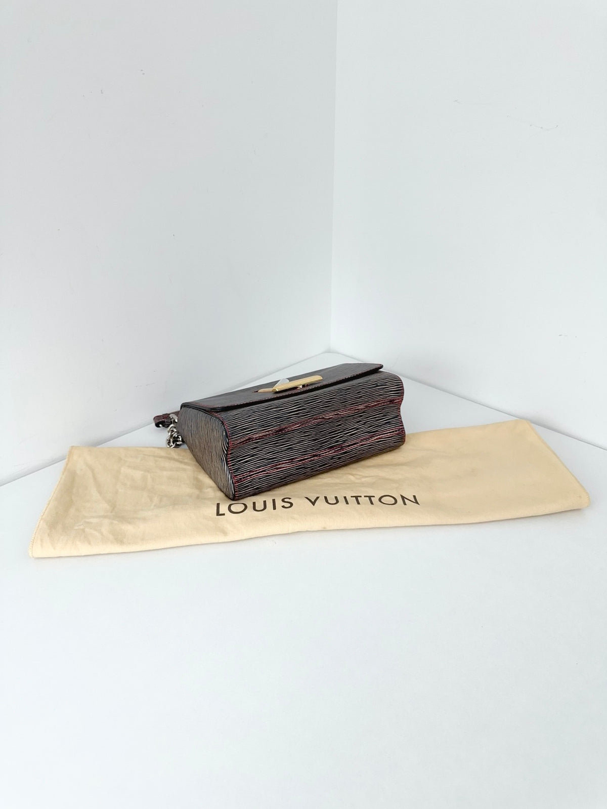 Louis Vuitton - Twist Medium - Leather - Black - (medium)