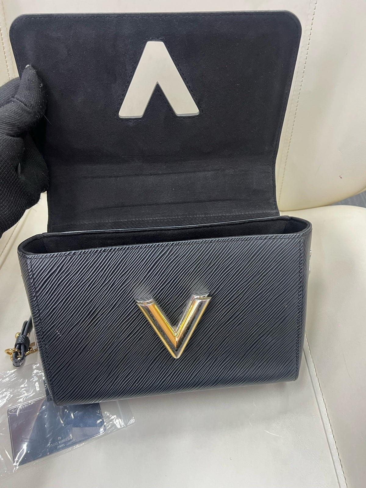 Louis Vuitton - Twist Medium - Leather - Black - (medium)
