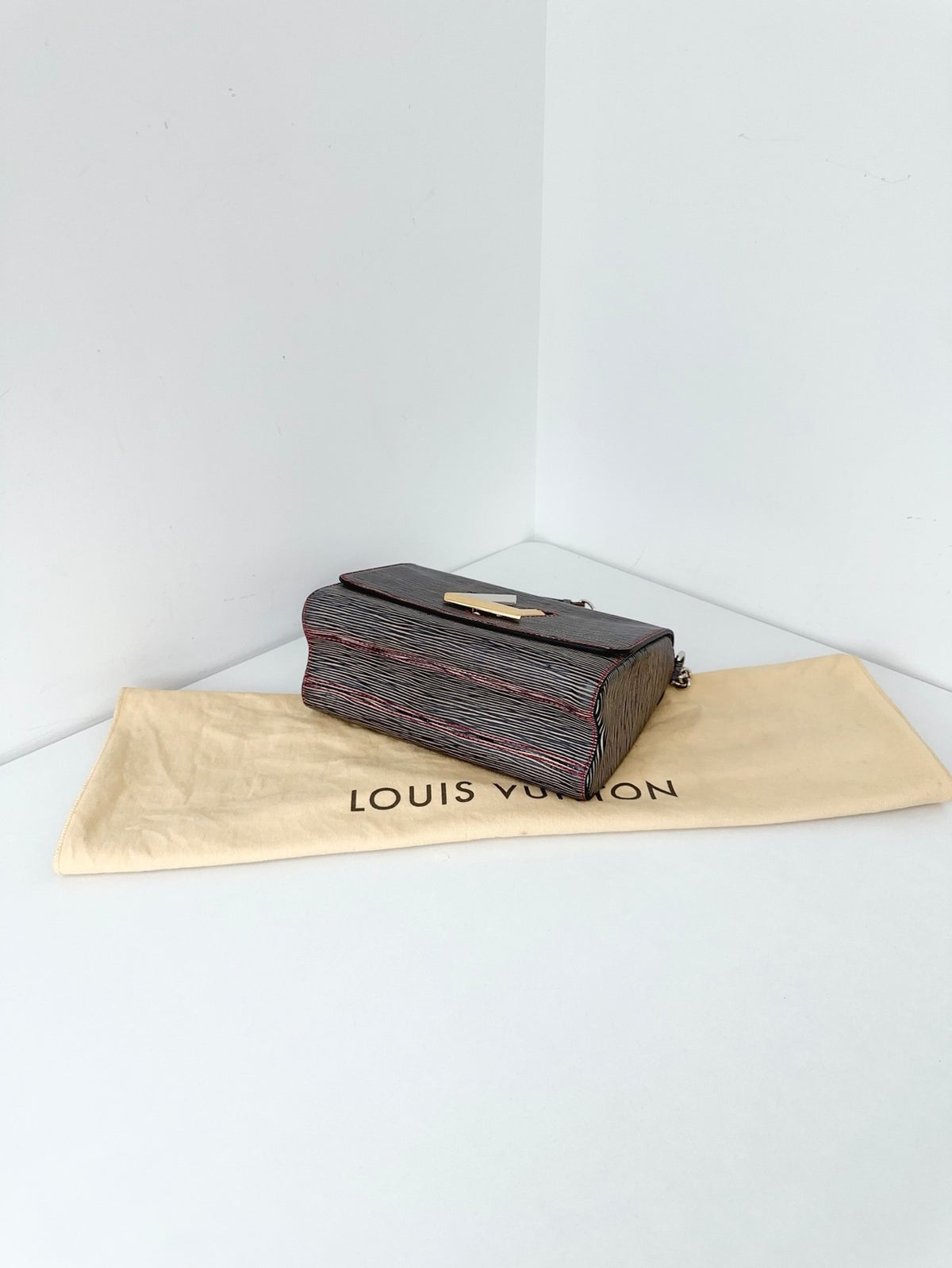 Louis Vuitton - Twist Medium - Leather - Black - (medium)