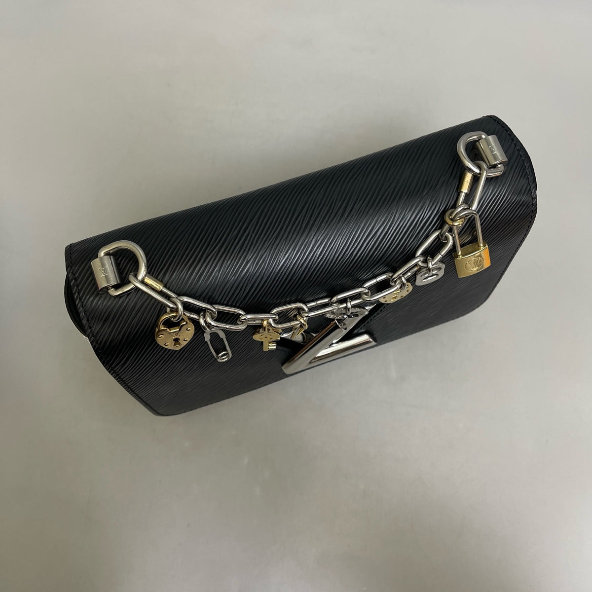 Louis Vuitton - Twist Medium - Leather - Black - (medium)