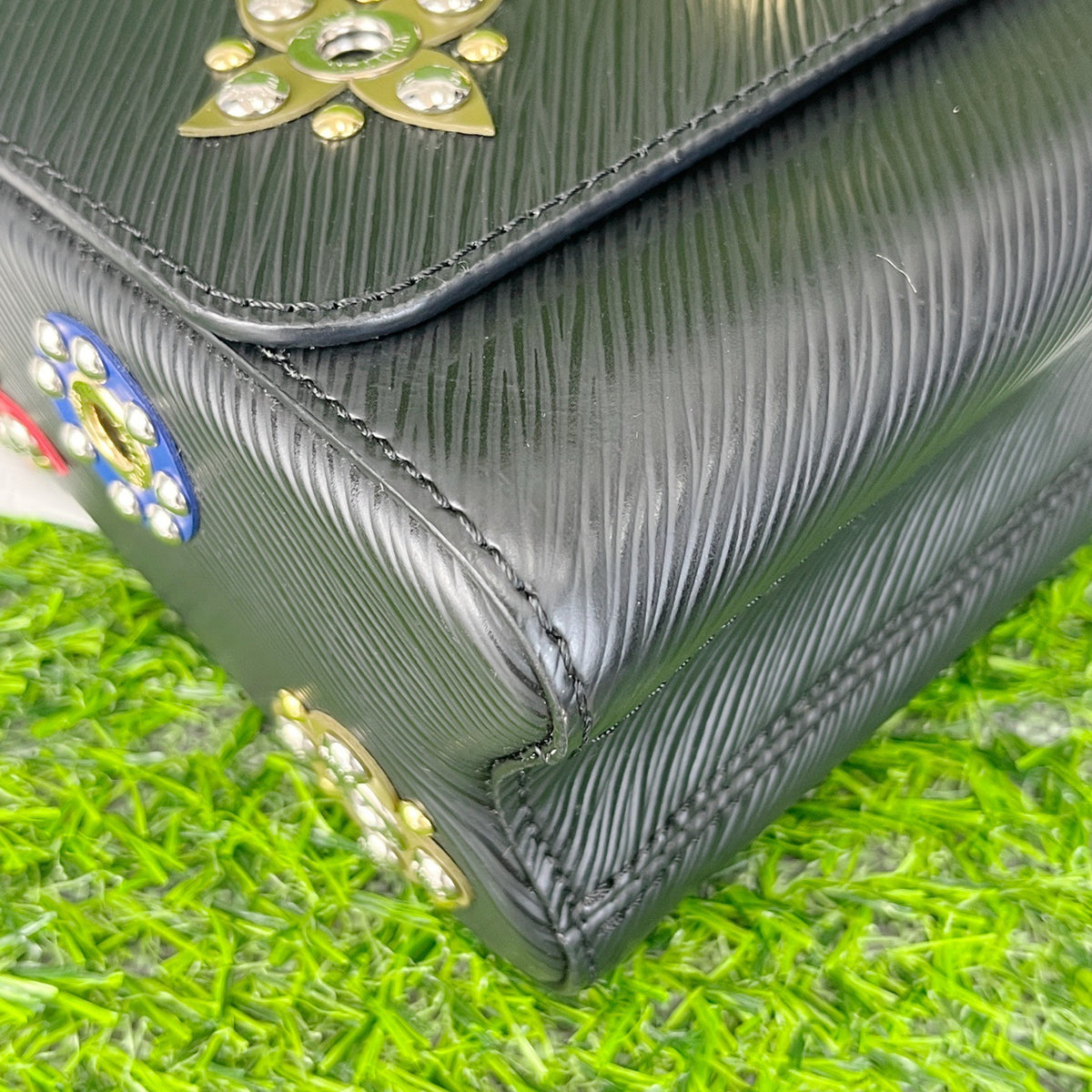 Louis Vuitton - Twist Medium - Leather - Black - (Medium)