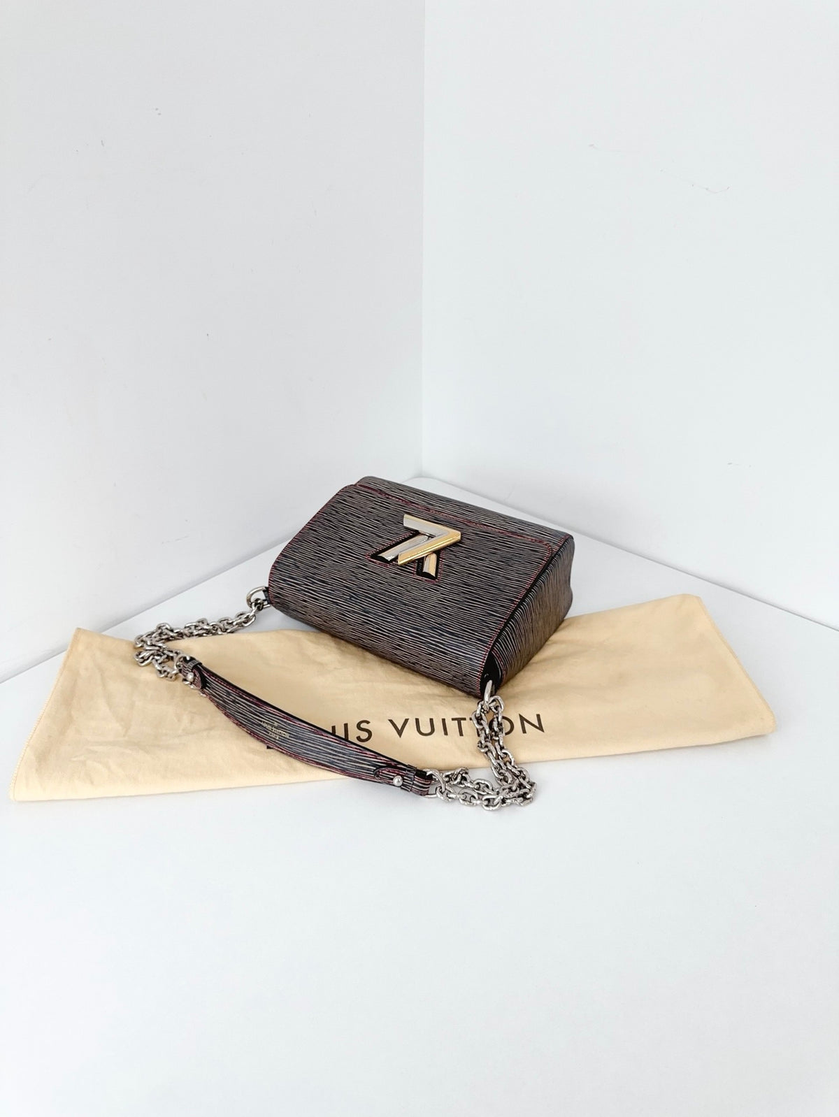 Louis Vuitton - Twist Medium - Leather - Black - (medium)