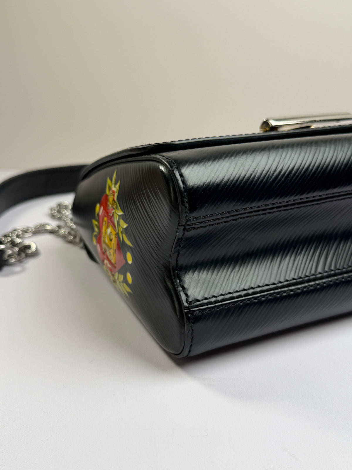 Louis Vuitton - Twist Medium - Leather - Black - (medium)