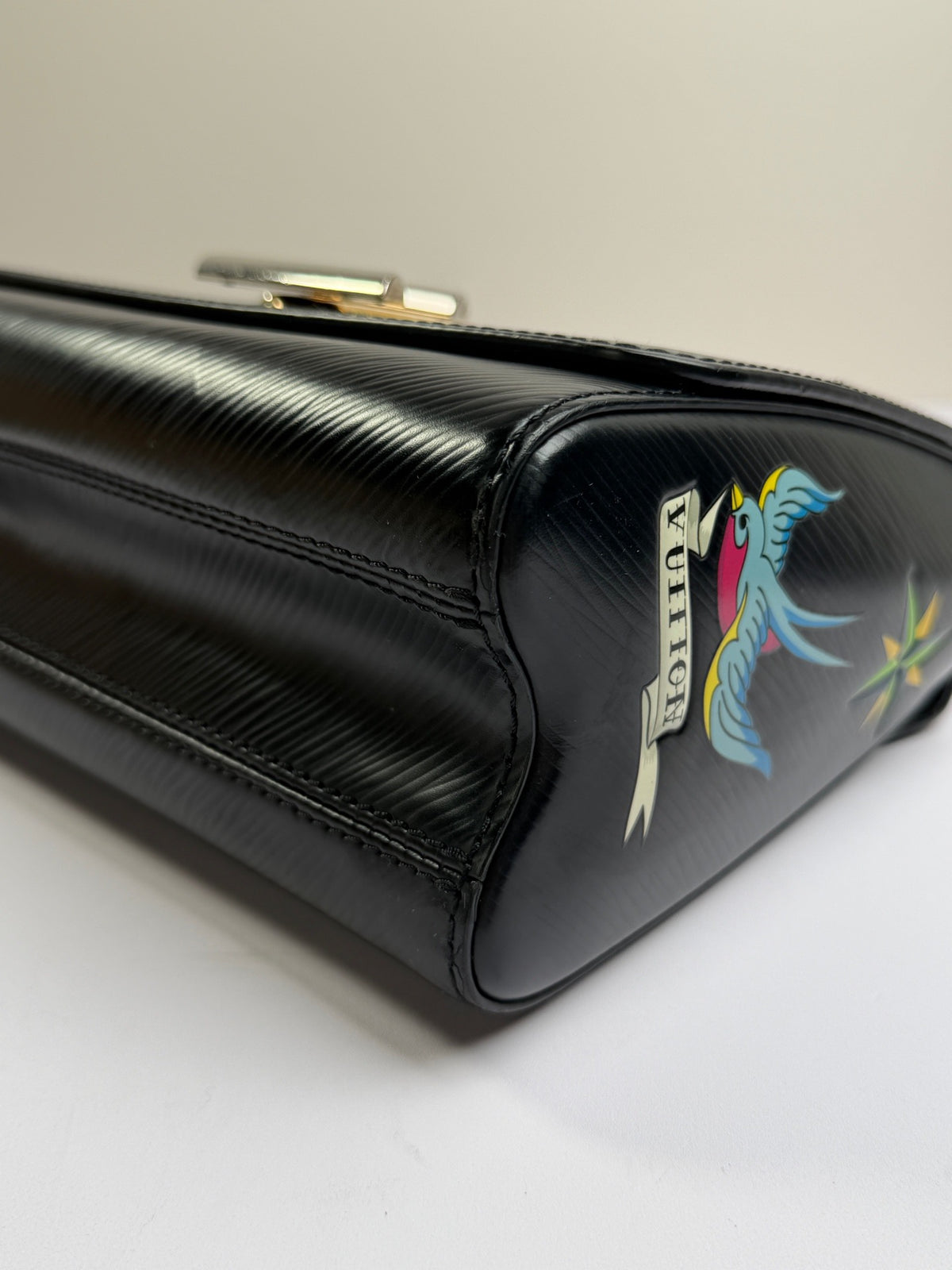 Louis Vuitton - Twist Medium - Leather - Black - (medium)