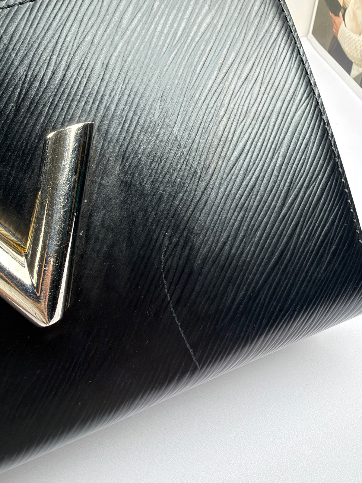Louis Vuitton - Twist Medium - Leather - Black - (medium)