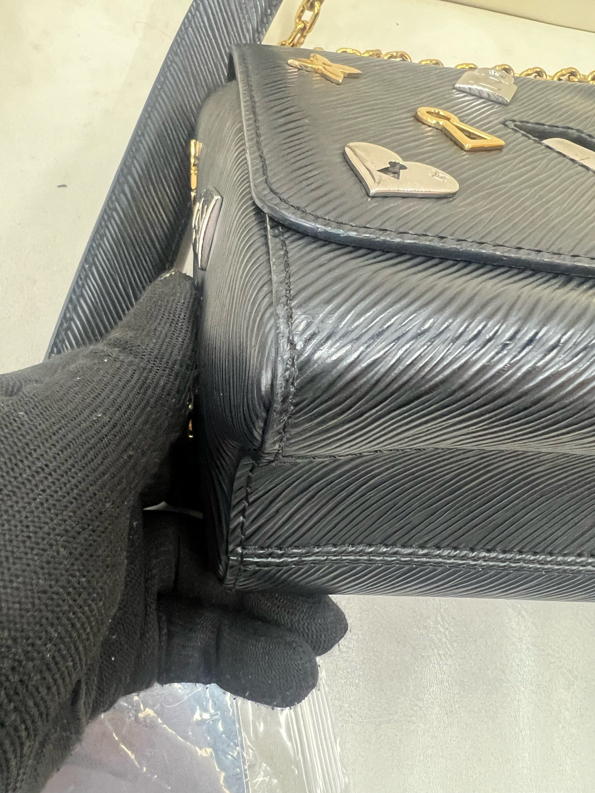 Louis Vuitton - Twist Medium - Leather - Black - (medium)