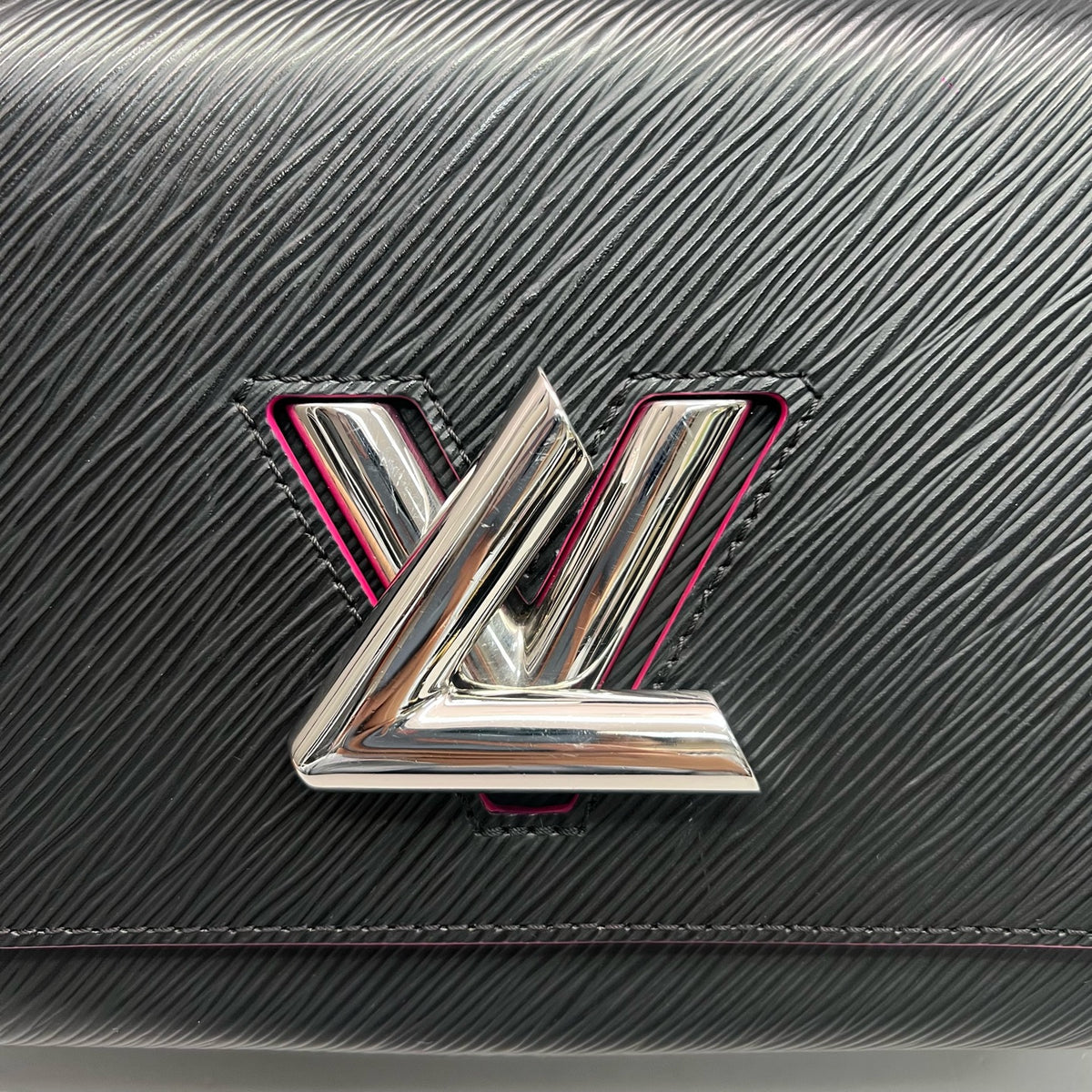 Louis Vuitton - Twist Medium - Leather - Black - (medium)