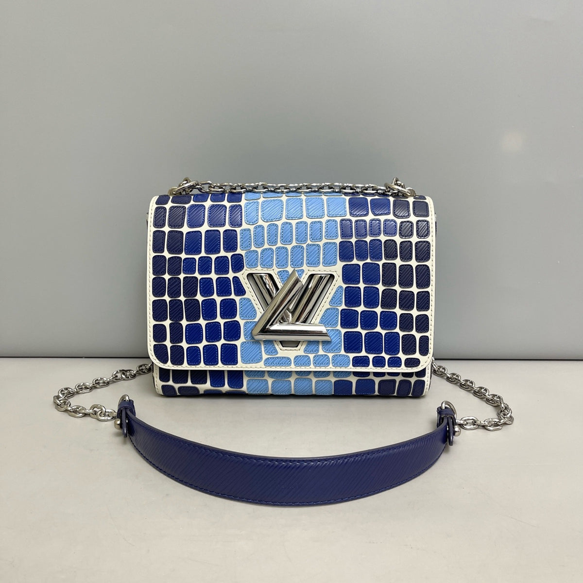 Louis Vuitton - Twist Medium - Leather - Blue - (medium)