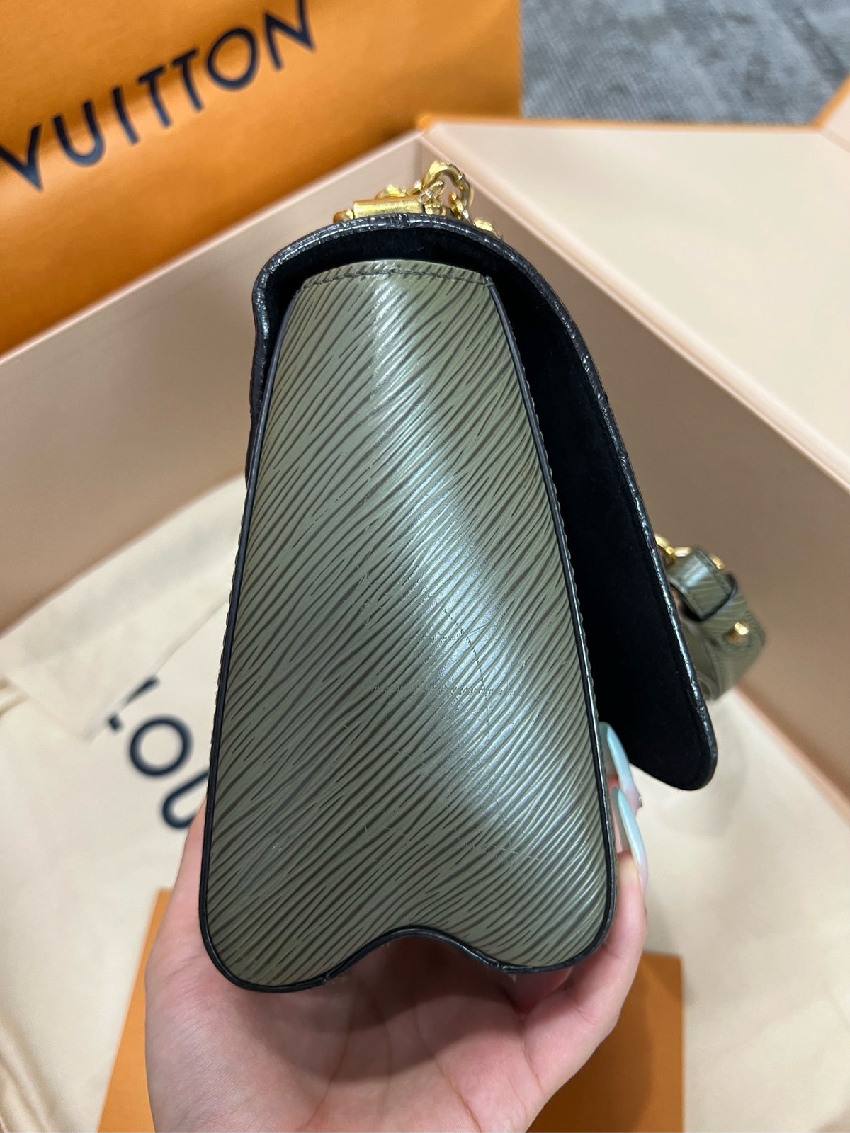 Louis Vuitton - Twist Medium - Leather - Blue - (medium)