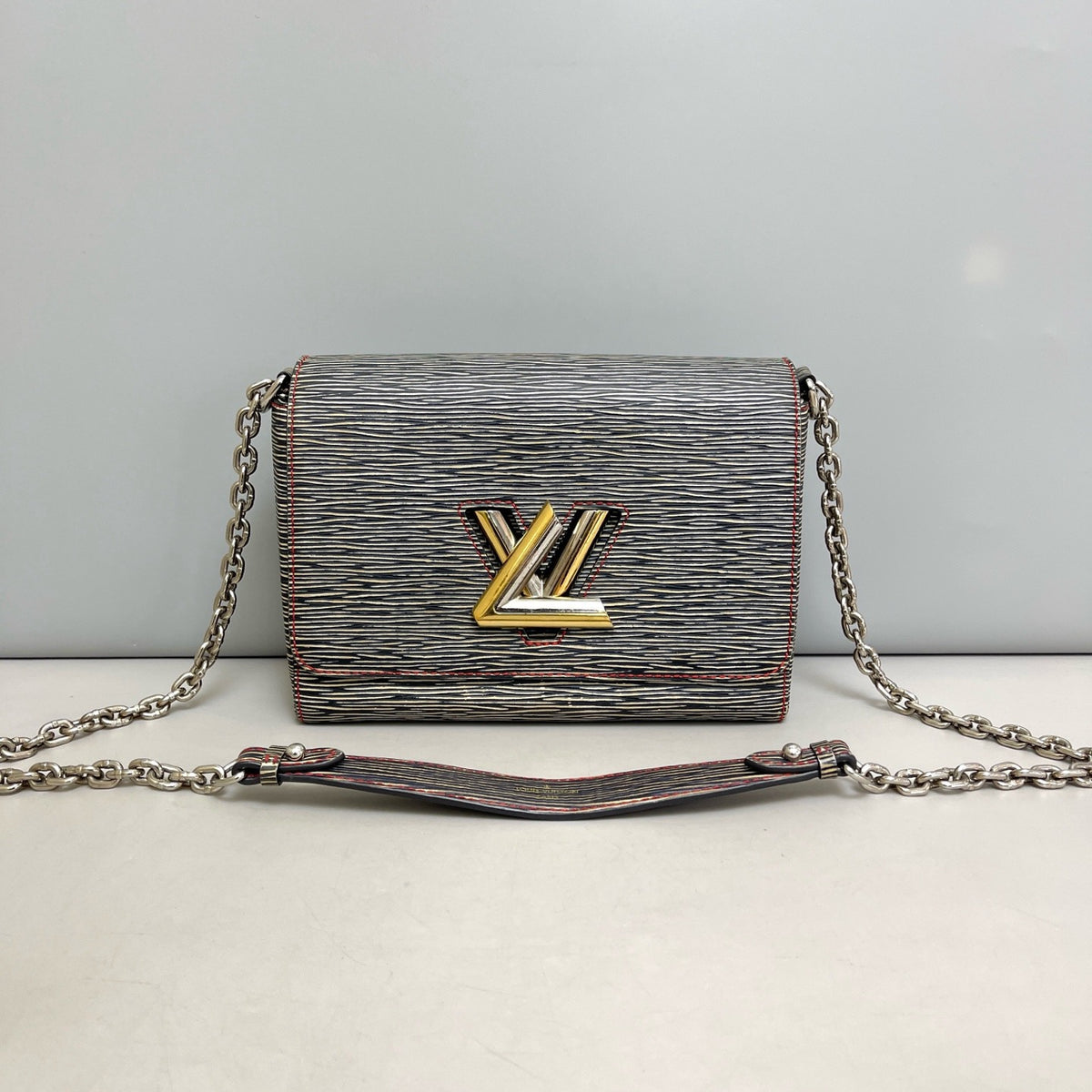 Louis Vuitton - Twist Medium - Leather - Grey - (medium)