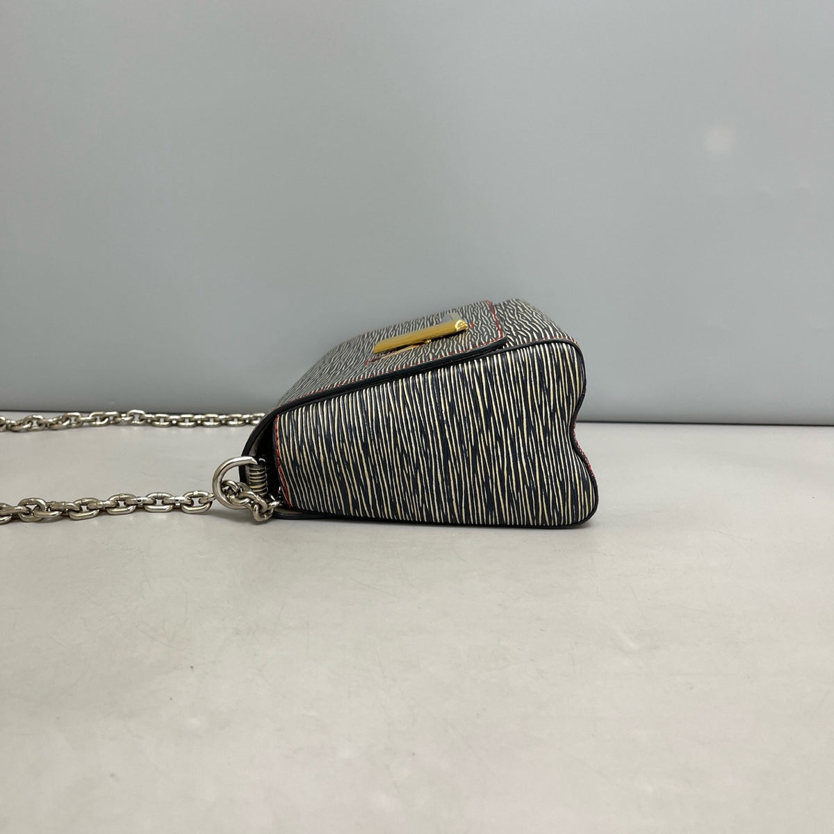 Louis Vuitton - Twist Medium - Leather - Grey - (medium)