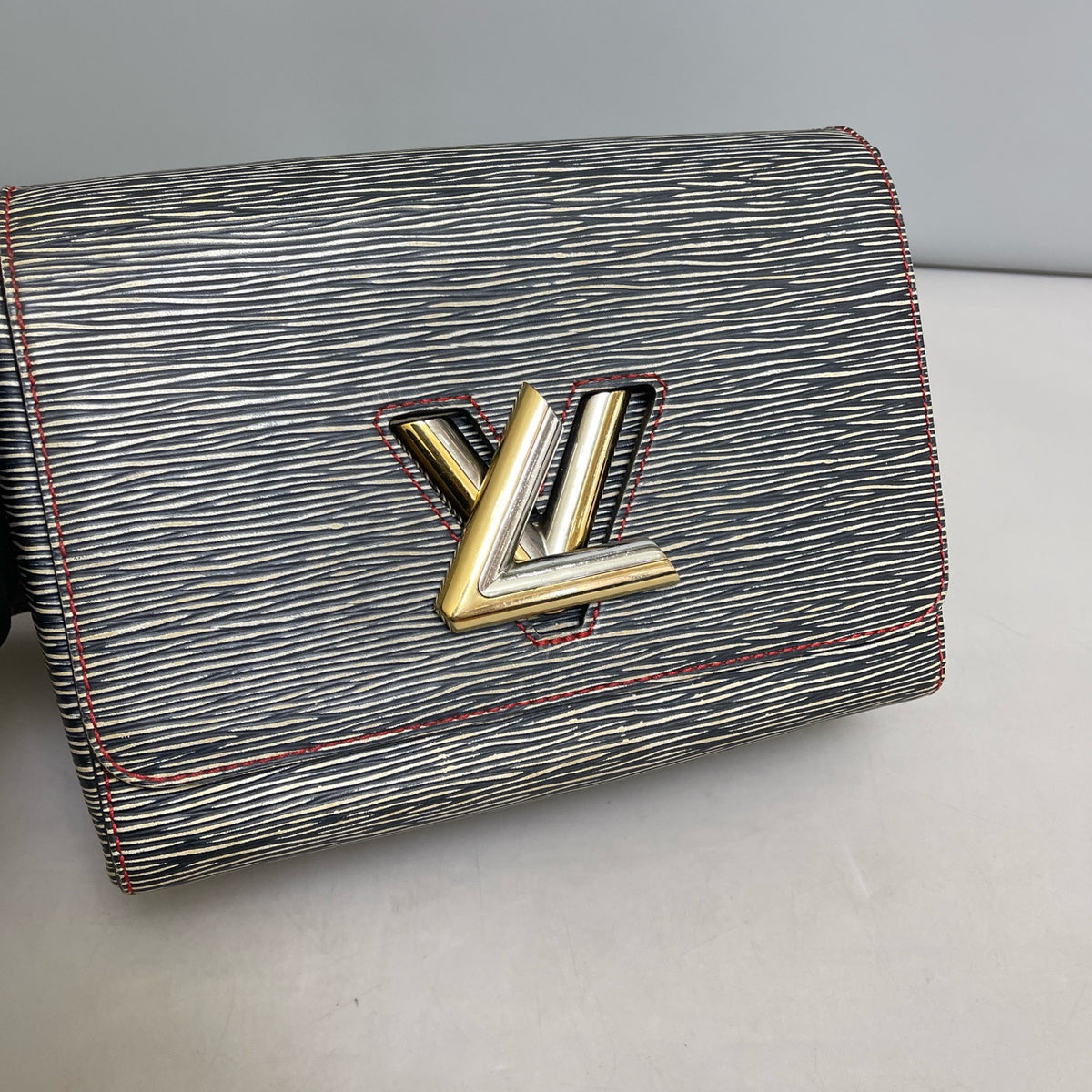 Louis Vuitton - Twist Medium - Leather - Grey - (medium)