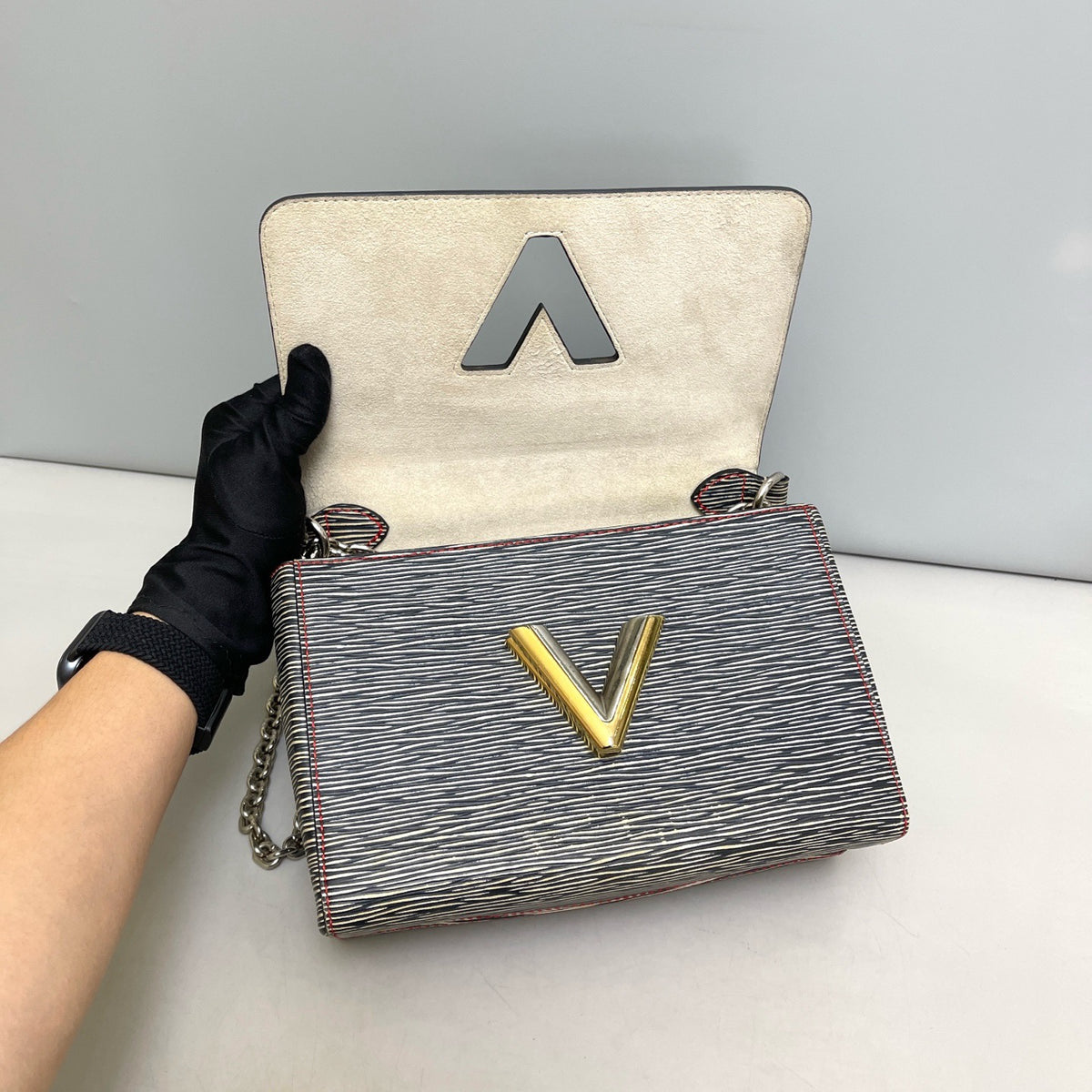 Louis Vuitton - Twist Medium - Leather - Grey - (medium)