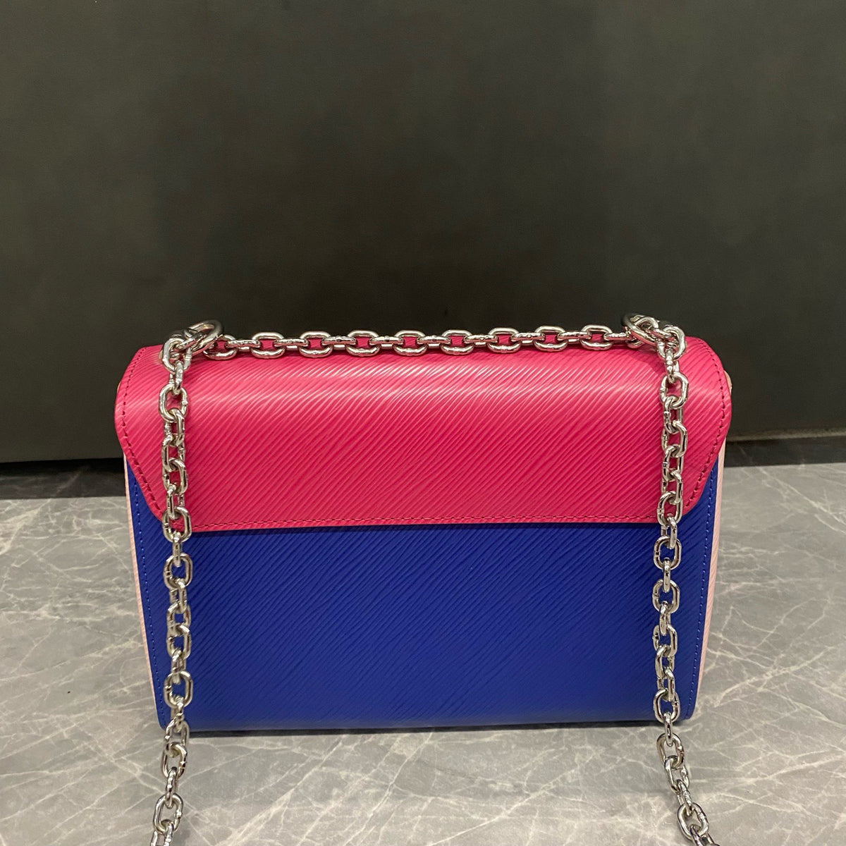 Louis Vuitton - Twist Medium - Leather - Multicolour - (medium)