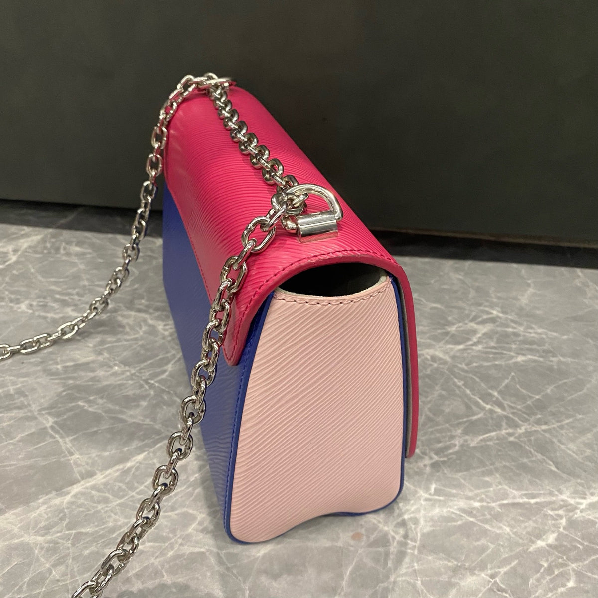 Louis Vuitton - Twist Medium - Leather - Multicolour - (medium)