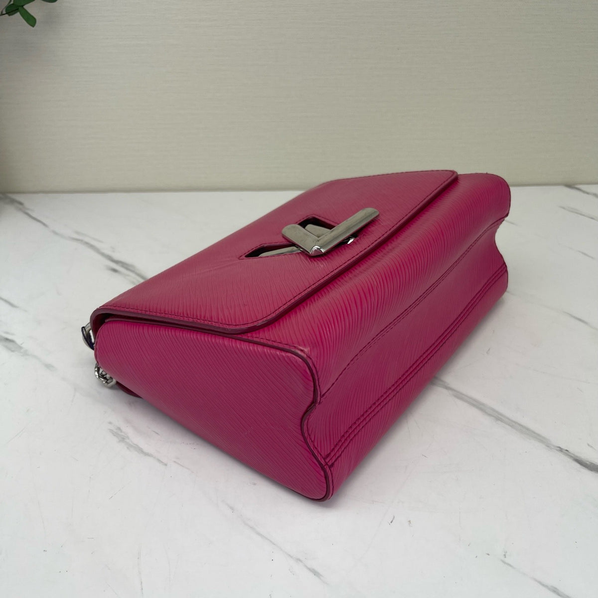 Louis Vuitton - Twist Medium - Leather - Pink - (medium)