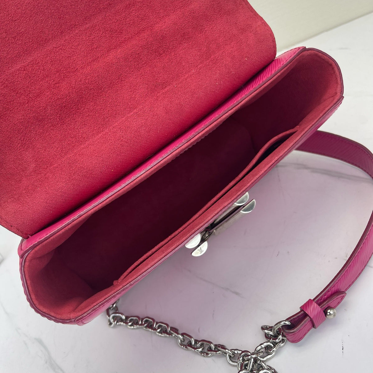Louis Vuitton - Twist Medium - Leather - Pink - (medium)