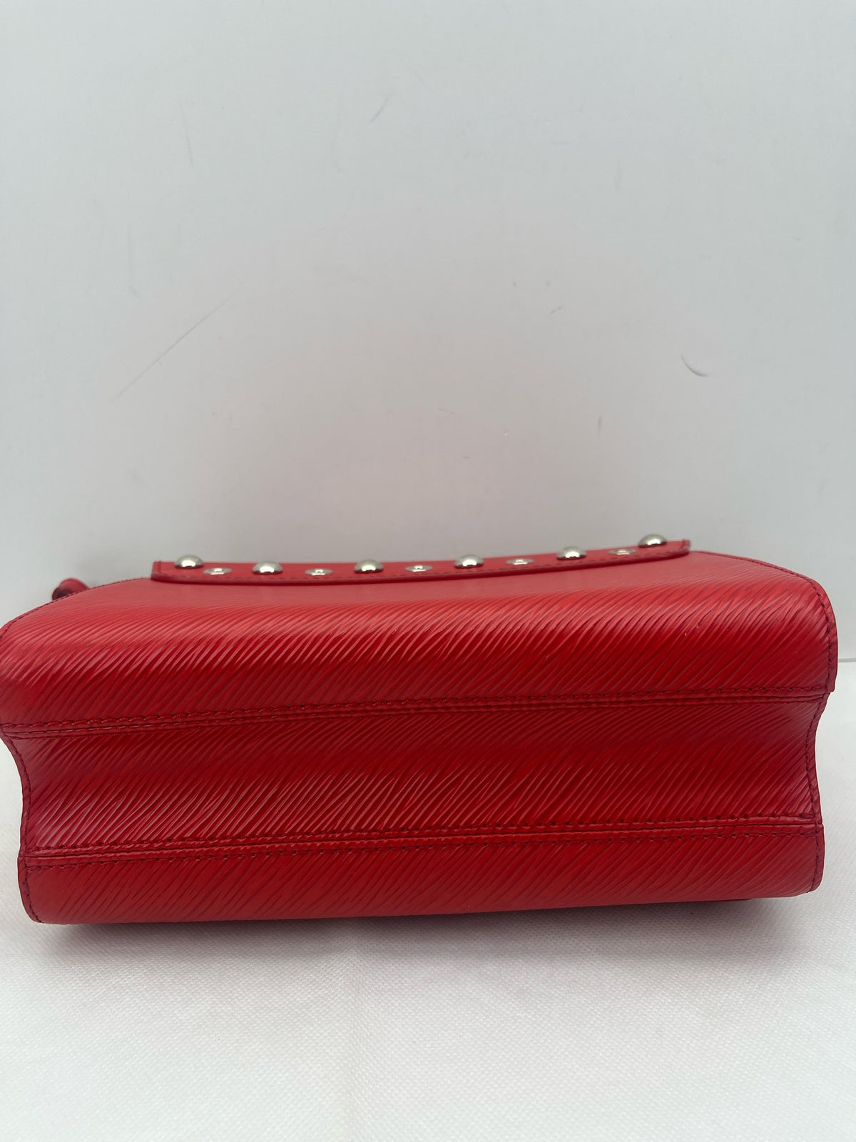Louis Vuitton - Twist Medium - Leather - Red - (medium)