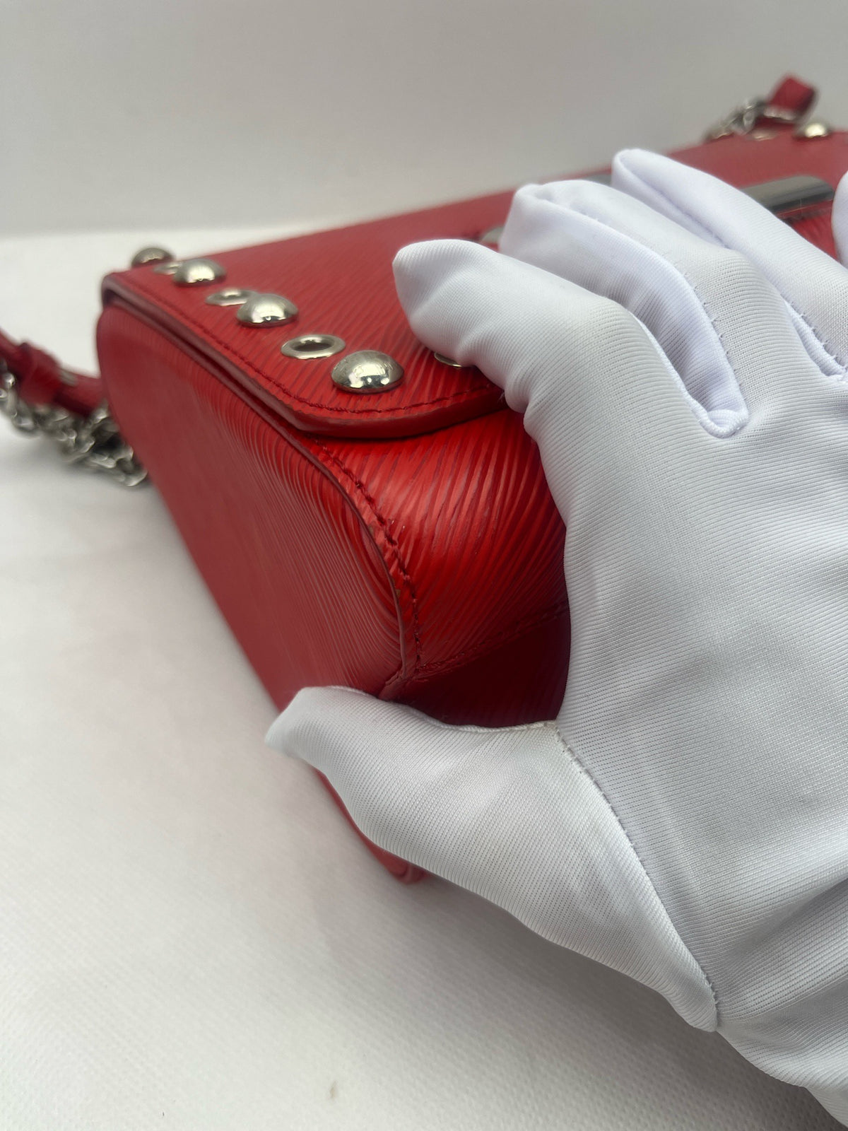 Louis Vuitton - Twist Medium - Leather - Red - (medium)