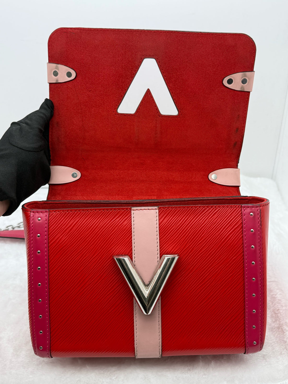 Louis Vuitton - Twist Medium - Leather - Red - (medium)
