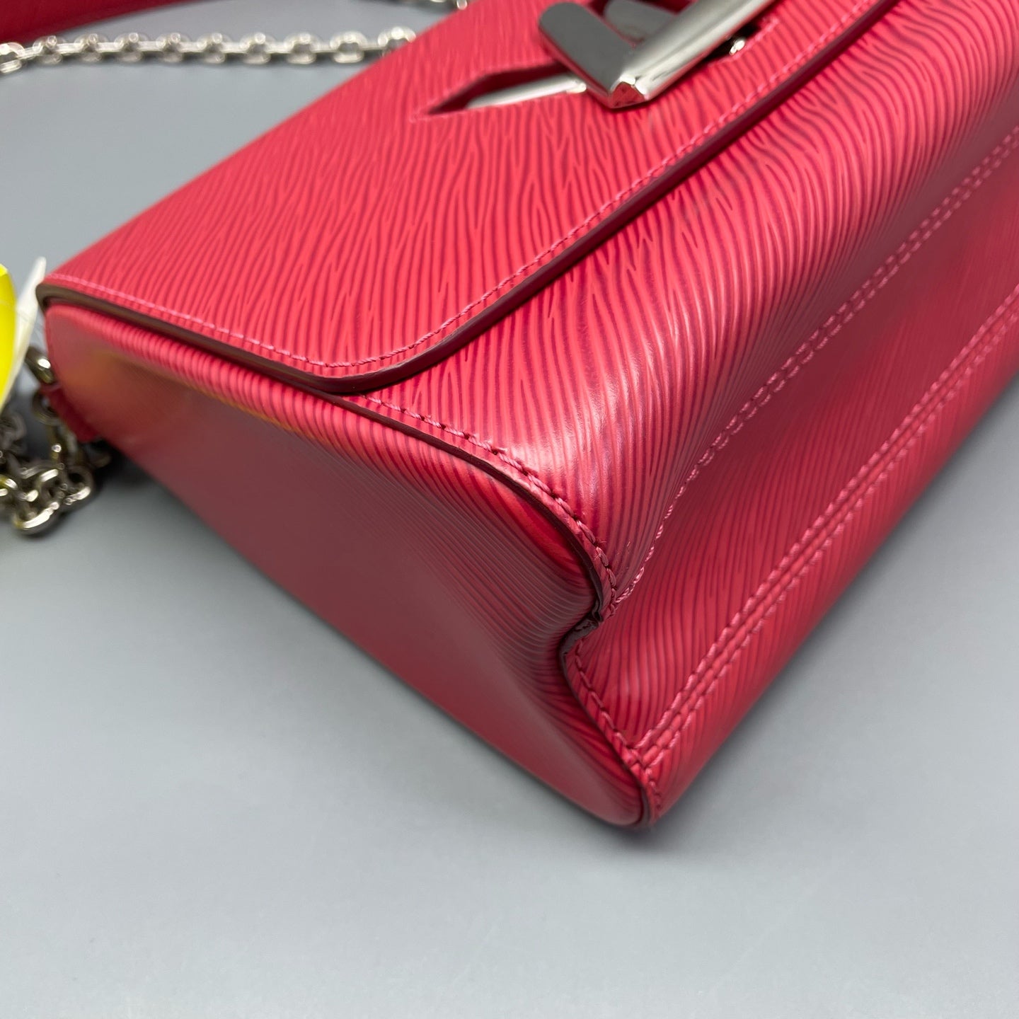 Louis Vuitton - Twist MM - Epi leather - Red - (medium)