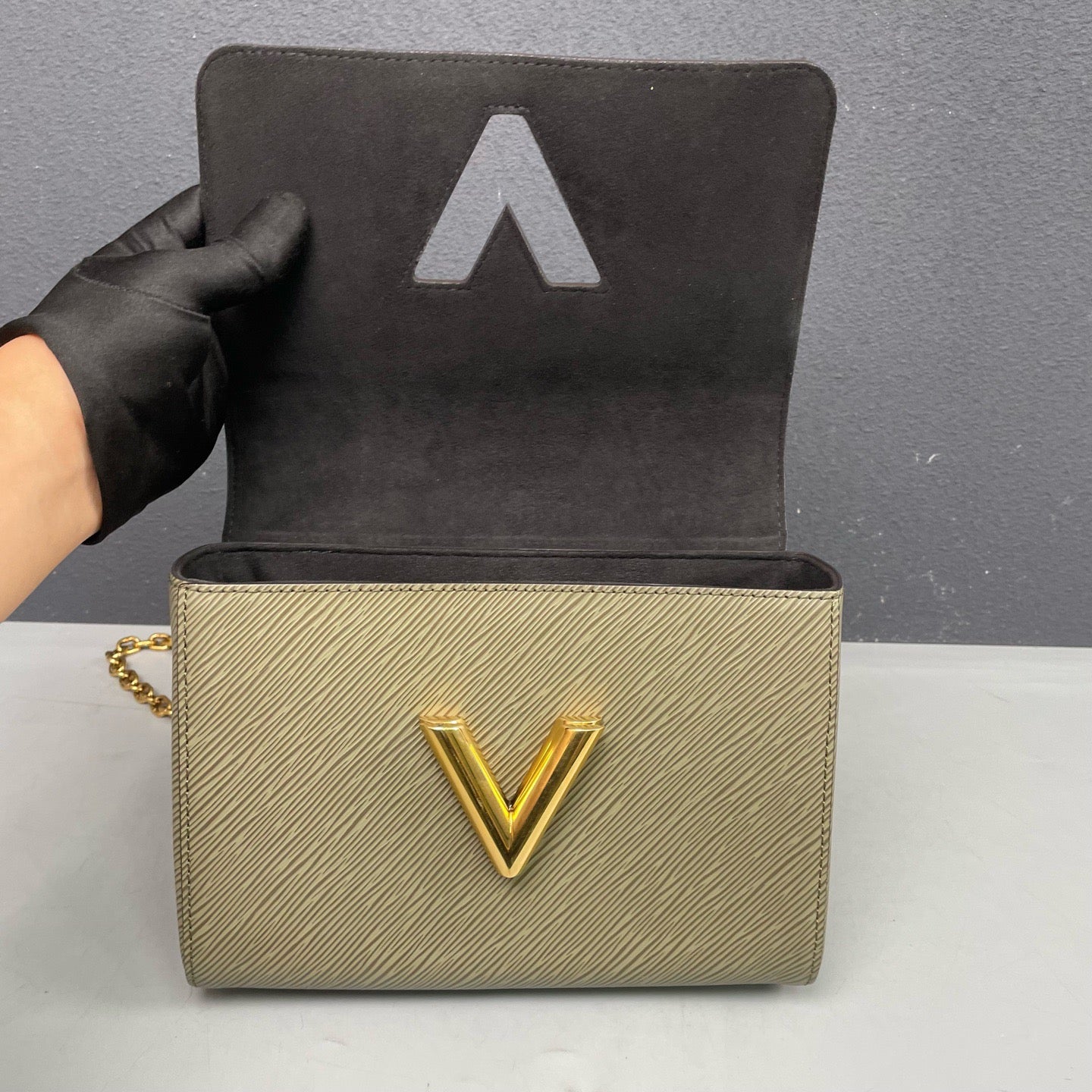 Louis Vuitton - Twist MM Kansai Yamamoto Daruma Collection - Epi leather and Monogram coated canvas - Multicolour with Greige body - (medium)