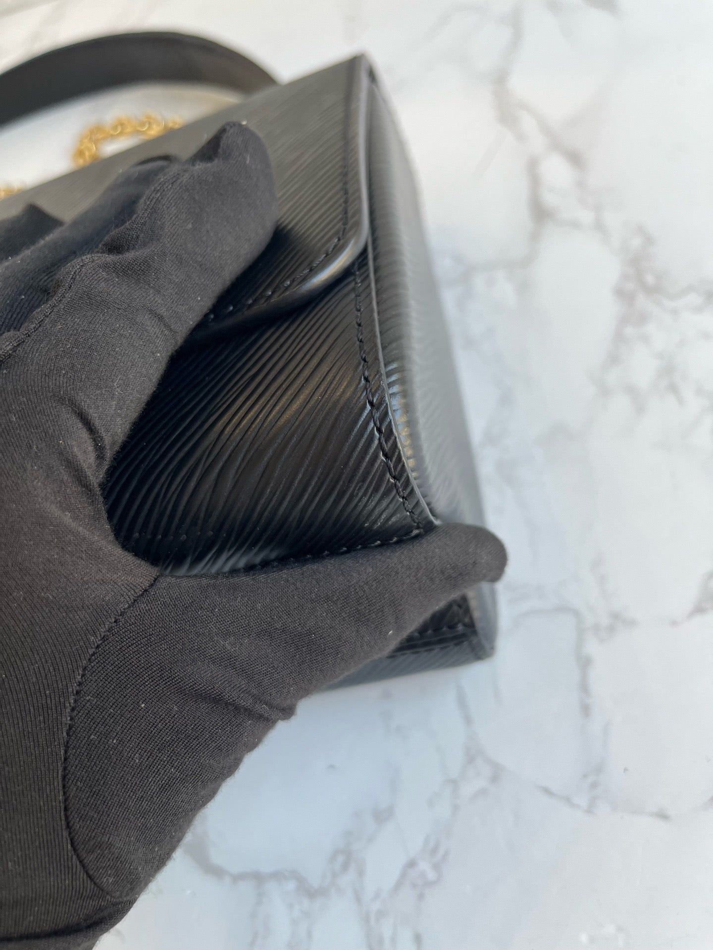 Louis Vuitton - Twist MM - Leather - Black - (medium)