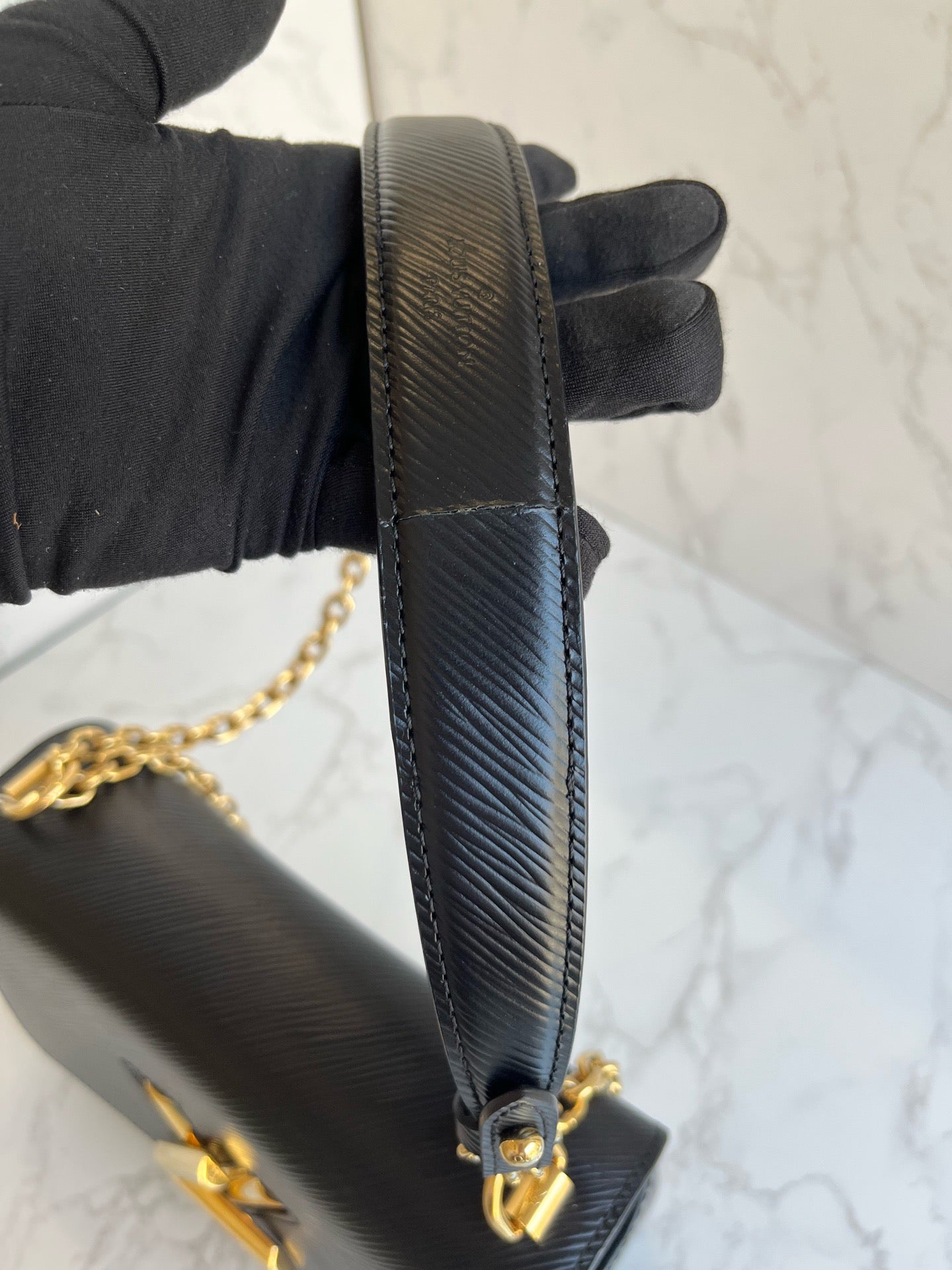 Louis Vuitton - Twist MM - Leather - Black - (medium)