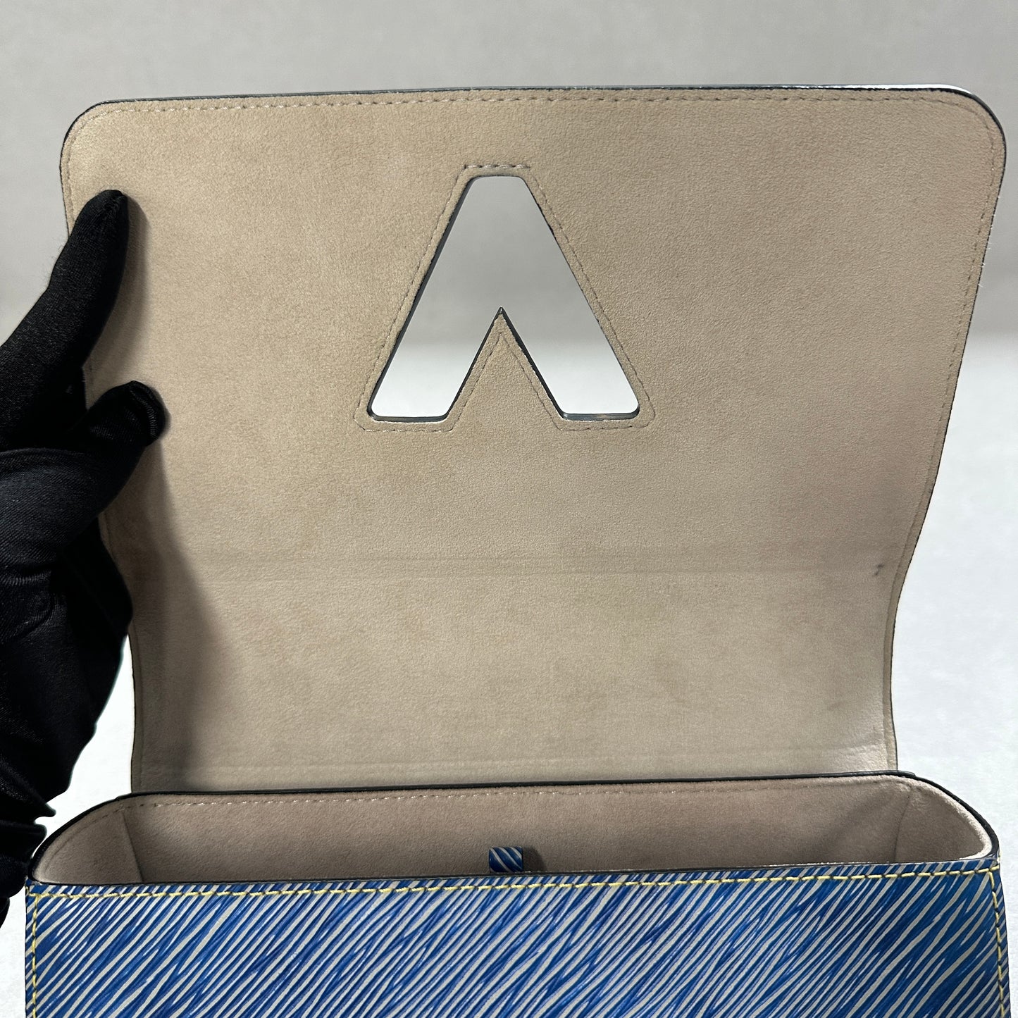 Louis Vuitton - Twist MM - Leather - Blue - (medium)