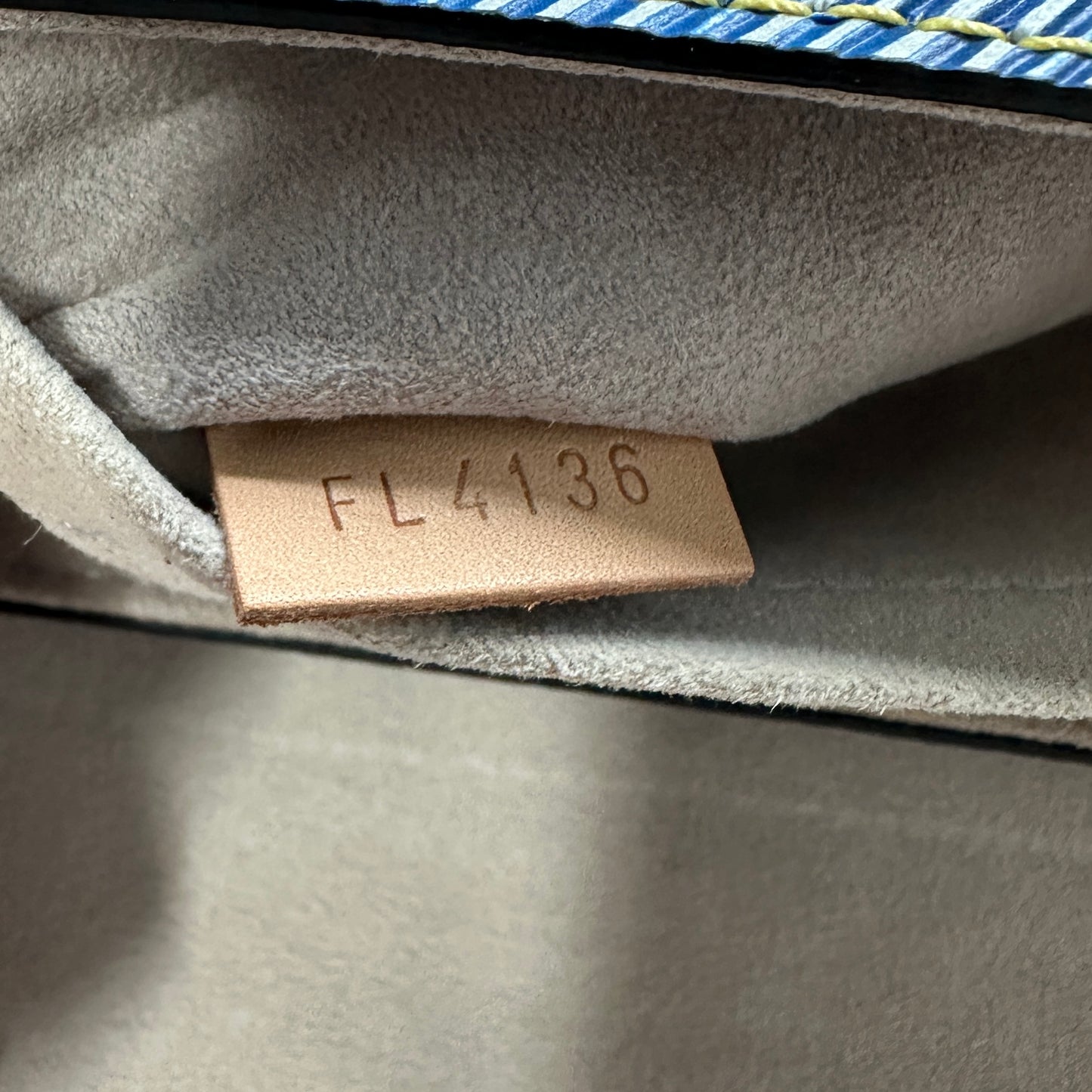 Louis Vuitton - Twist MM - Leather - Blue - (medium)