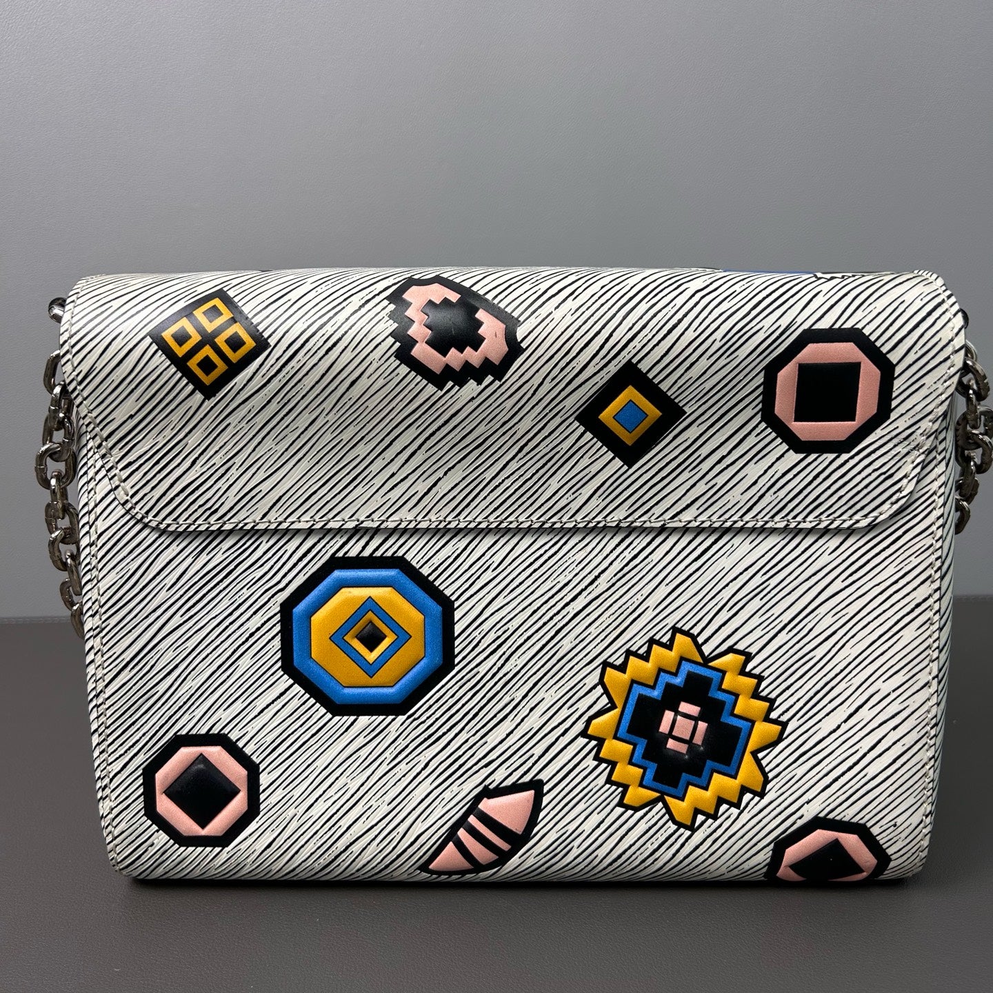 Louis Vuitton - Twist MM with Geometric Patches - Epi Leather - Grey and Multicolour - (Medium)