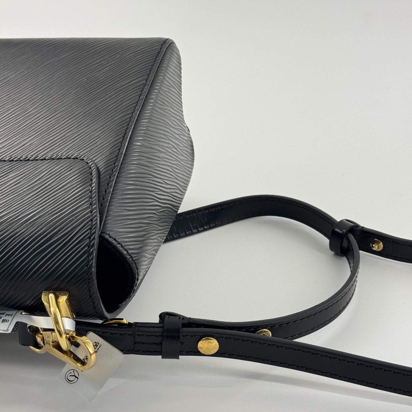 Louis Vuitton - Twist MM with Removable Mini Pouch - Epi leather - Black - (Medium)