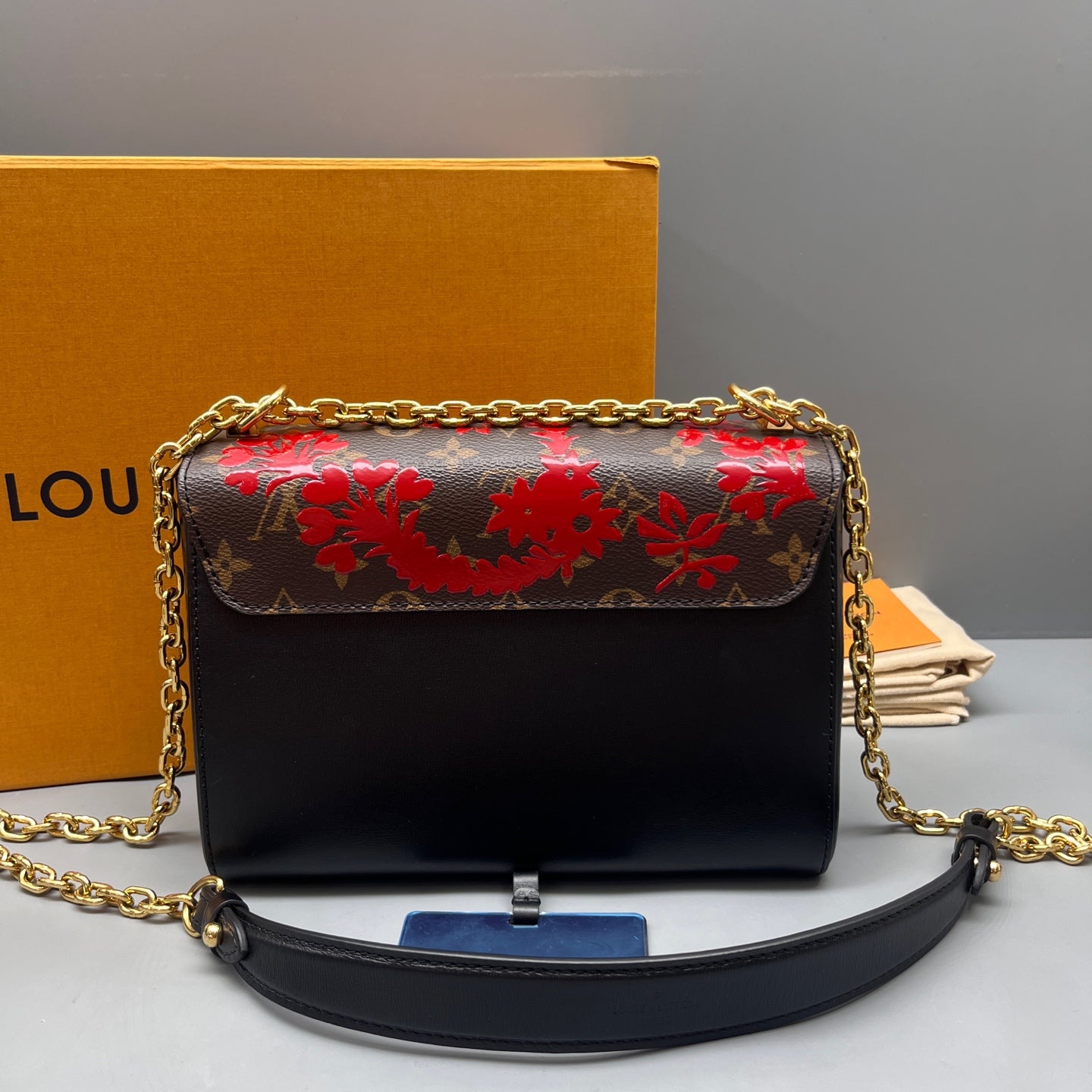 Louis Vuitton - Twist - Monogram coated canvas and smooth leather - Brown, Red, Black, Gold-tone Hardware - (Medium)