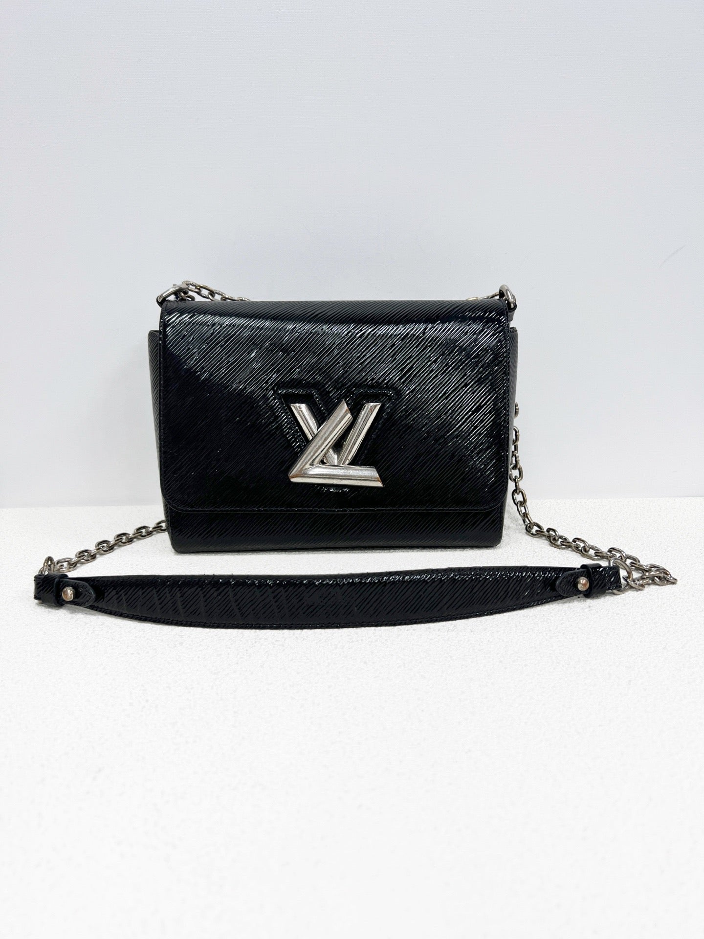 Louis Vuitton - Twist - Patent leather - Black - (mini)