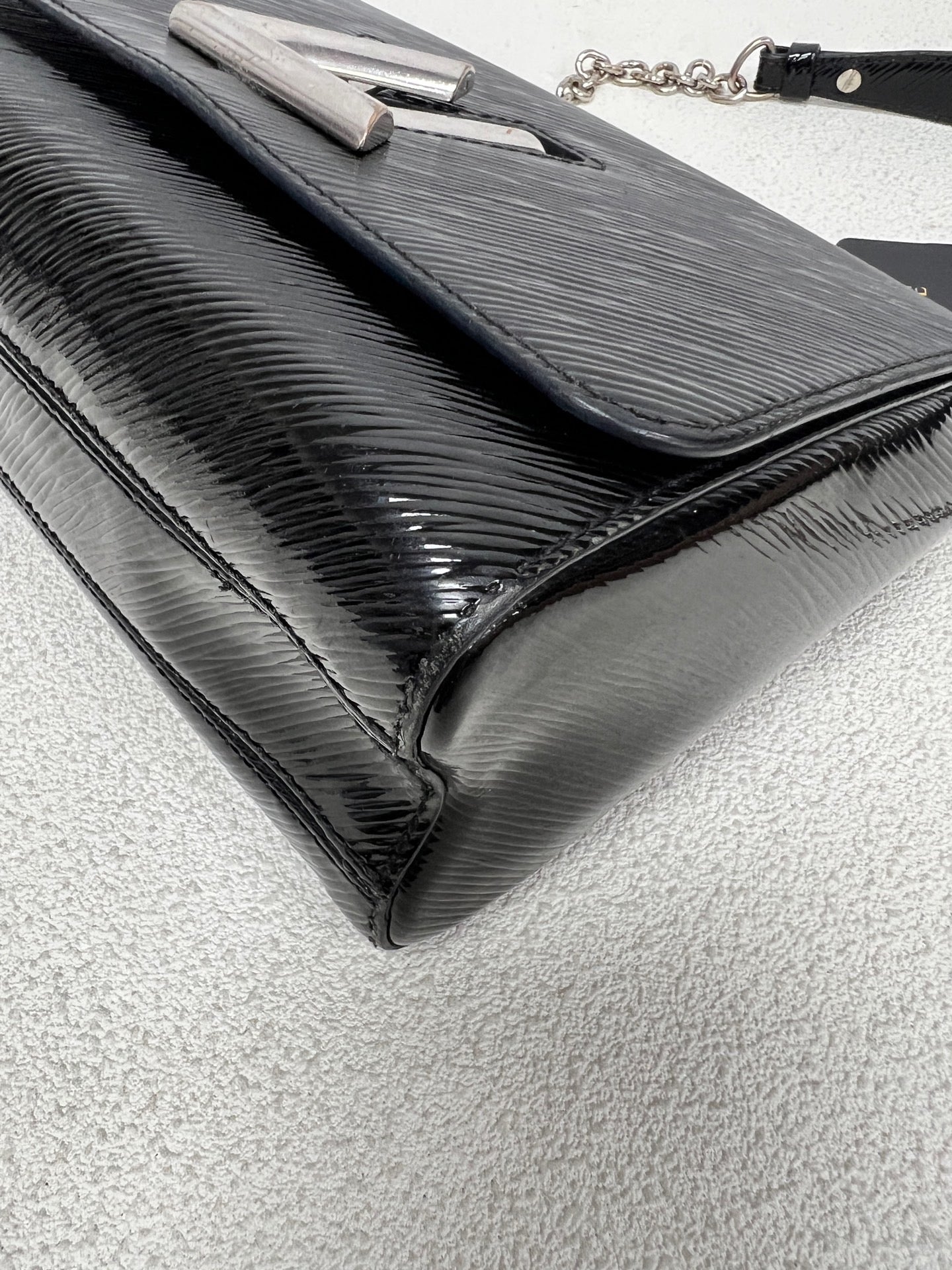 Louis Vuitton - Twist - Patent leather - Black - (mini)
