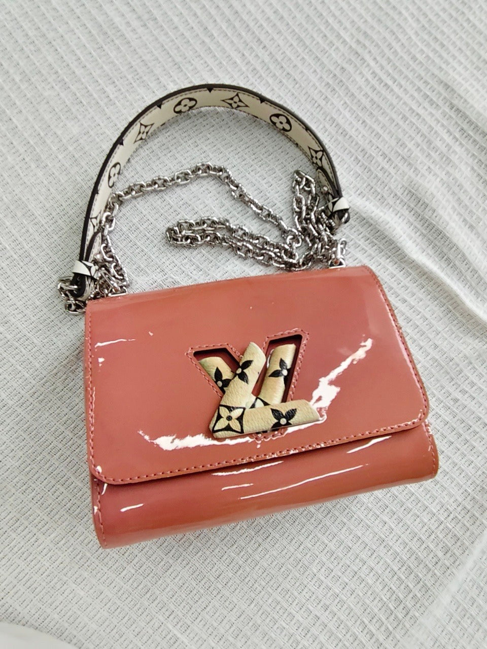 Louis Vuitton - Twist - Patent leather - Pink - (small)