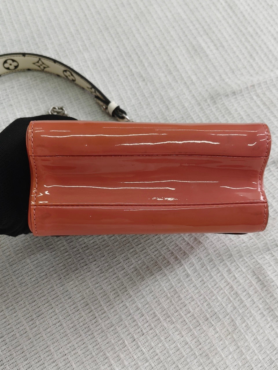 Louis Vuitton - Twist - Patent leather - Pink - (small)