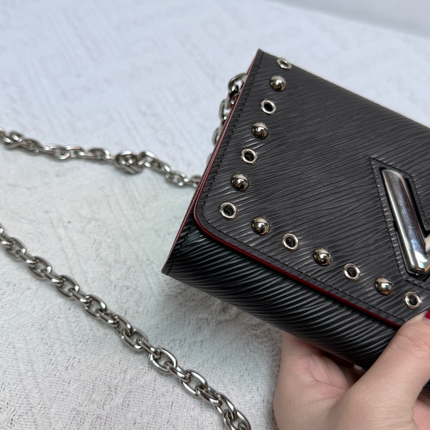 Louis Vuitton - Twist Small Chain Bag - Epi leather - Black with Rose Red trim and Silver hardware - (mini)