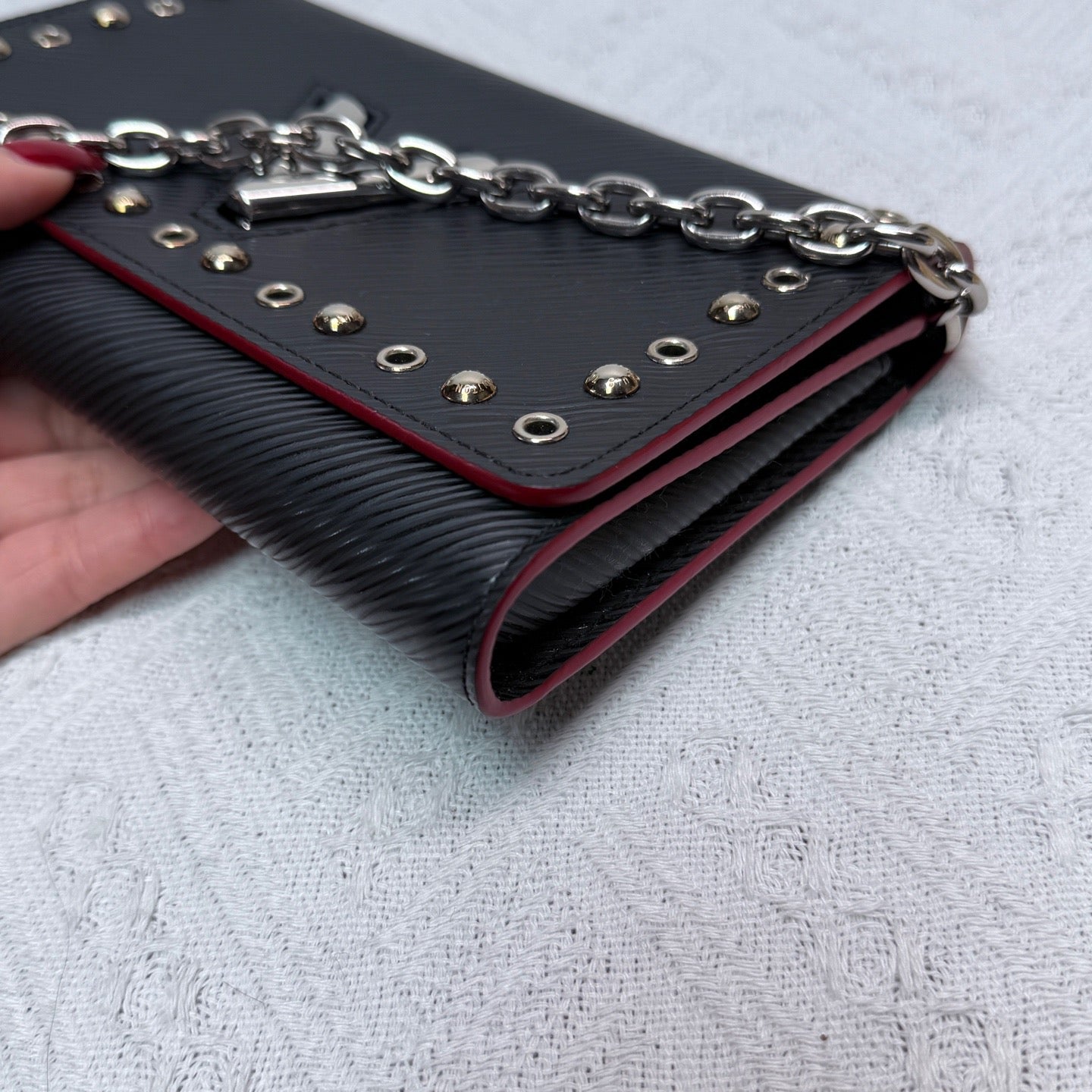Louis Vuitton - Twist Small Chain Bag - Epi leather - Black with Rose Red trim and Silver hardware - (mini)