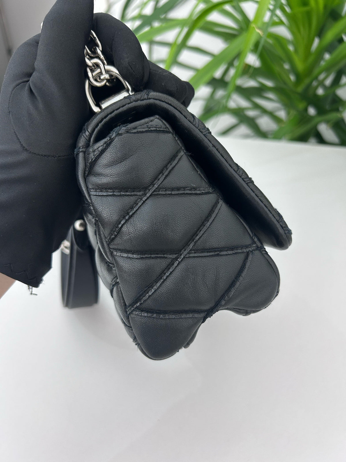 Louis Vuitton - Twist Small - Leather - Black - (small)