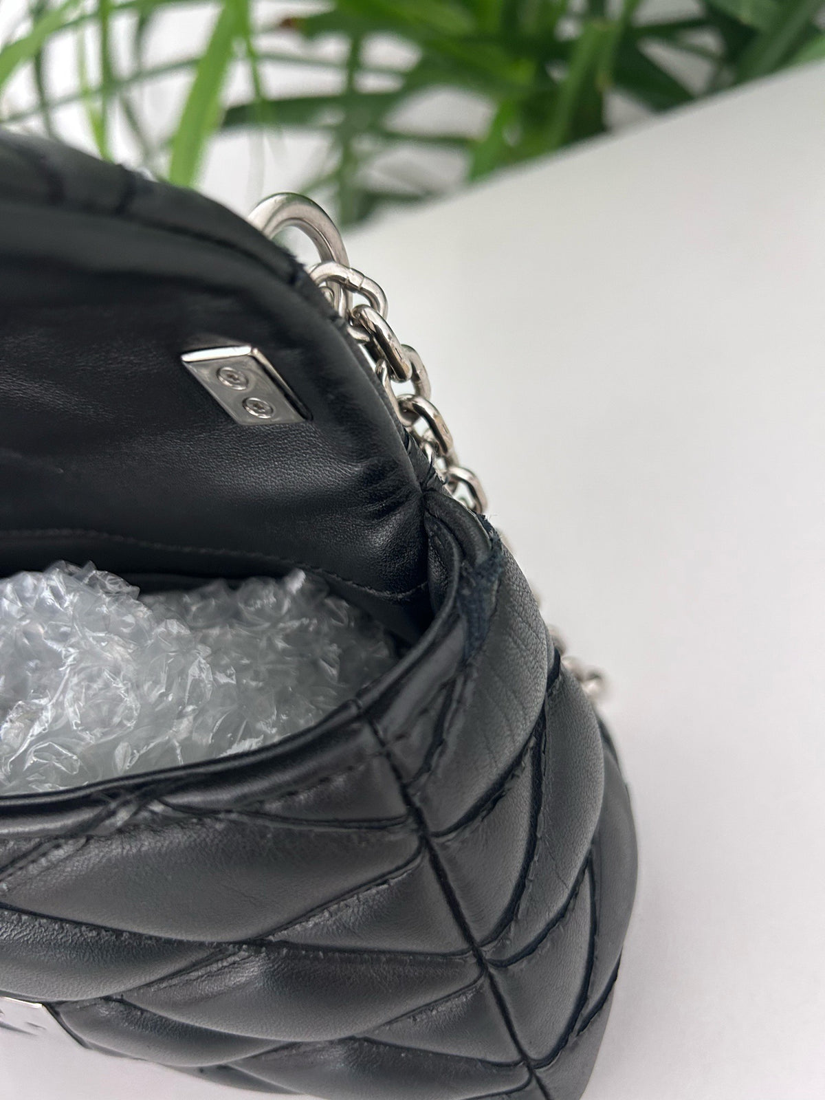 Louis Vuitton - Twist Small - Leather - Black - (small)